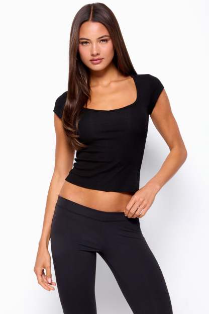 Chari Ribbed Scoop Neck T Shirt - BLACK