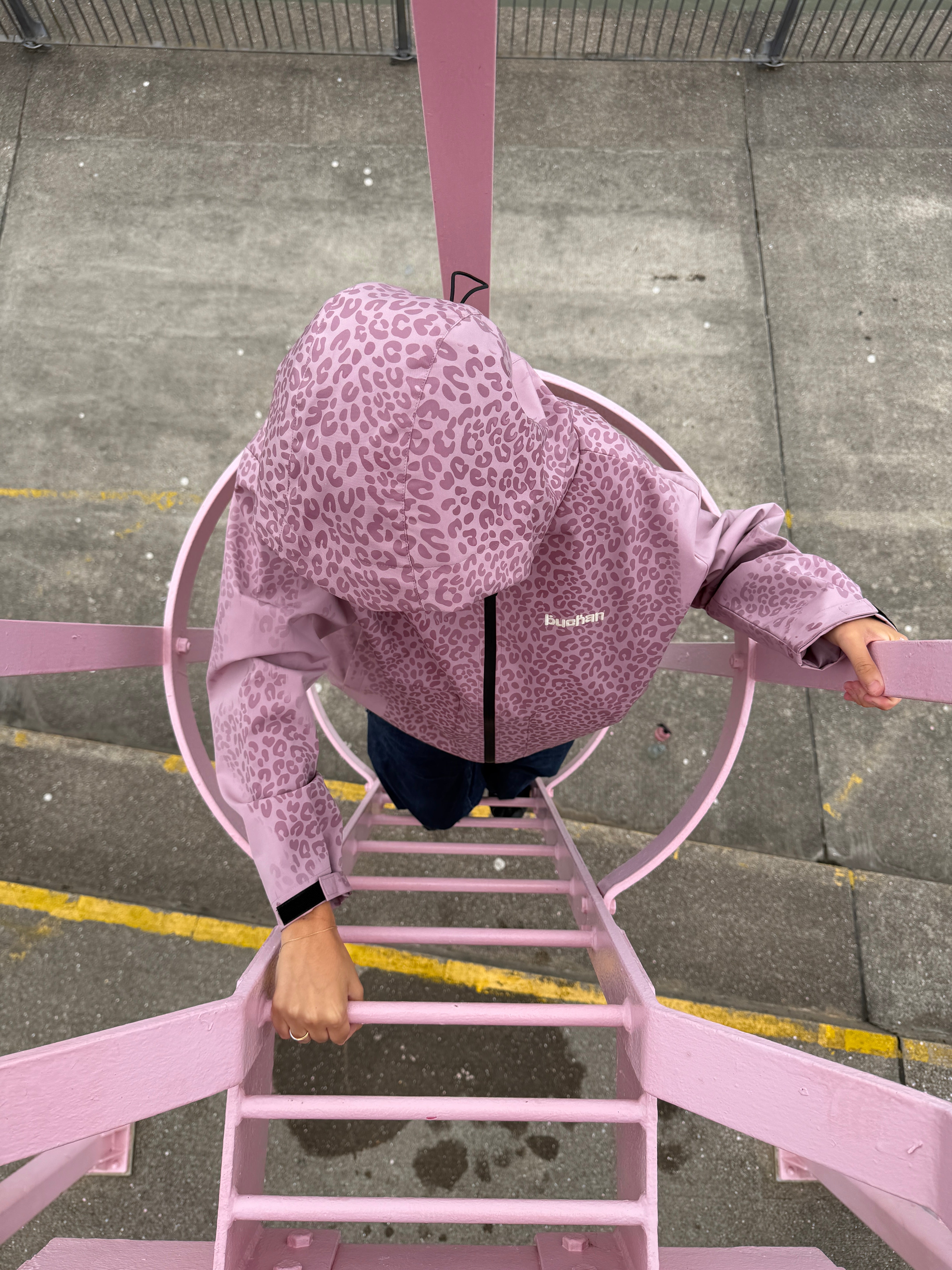 Water Reactive Cheetah Rain Jacket - Pink — source media 7