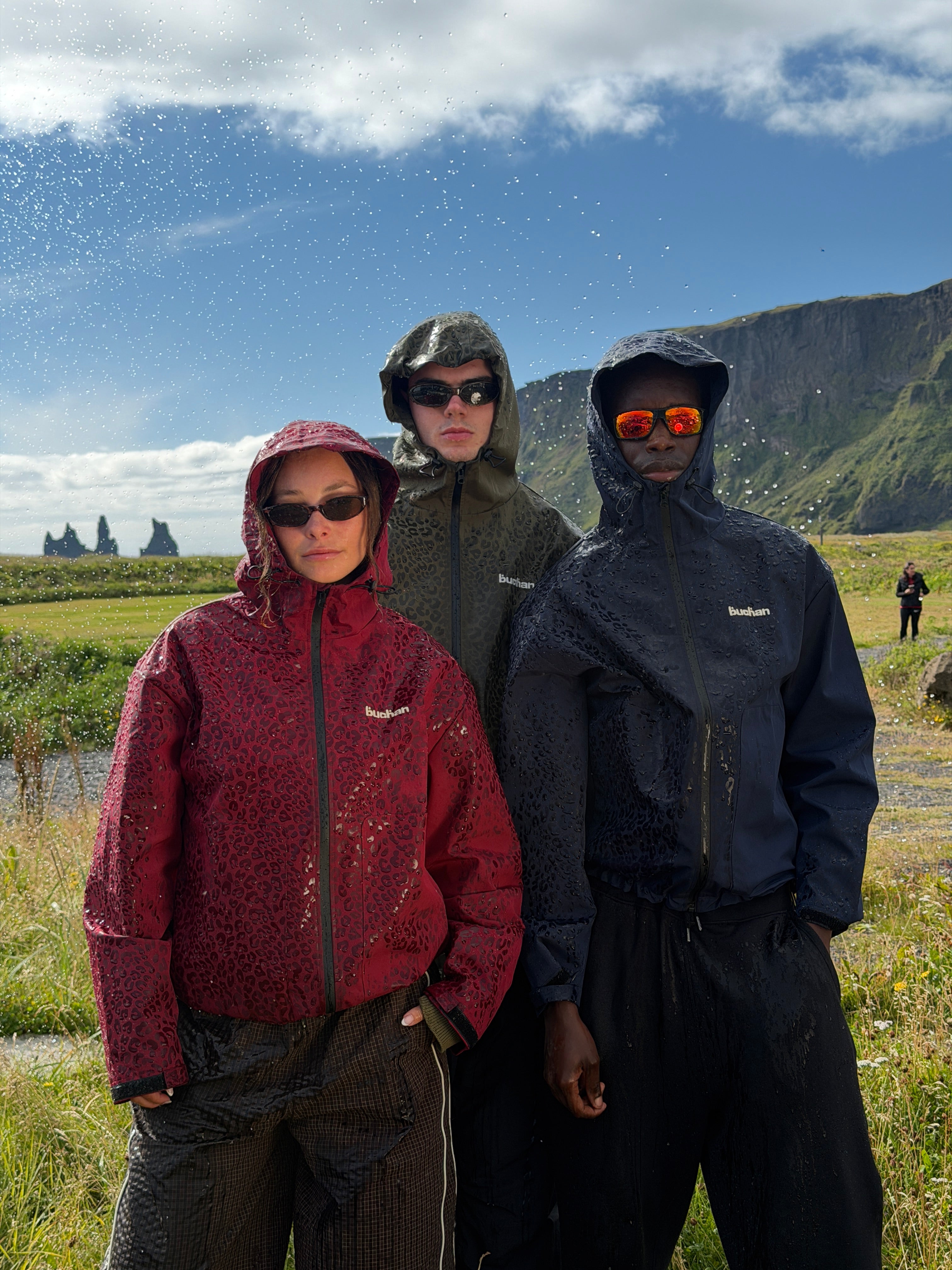 Water Reactive Cheetah Rain Jacket - Navy — source media 3