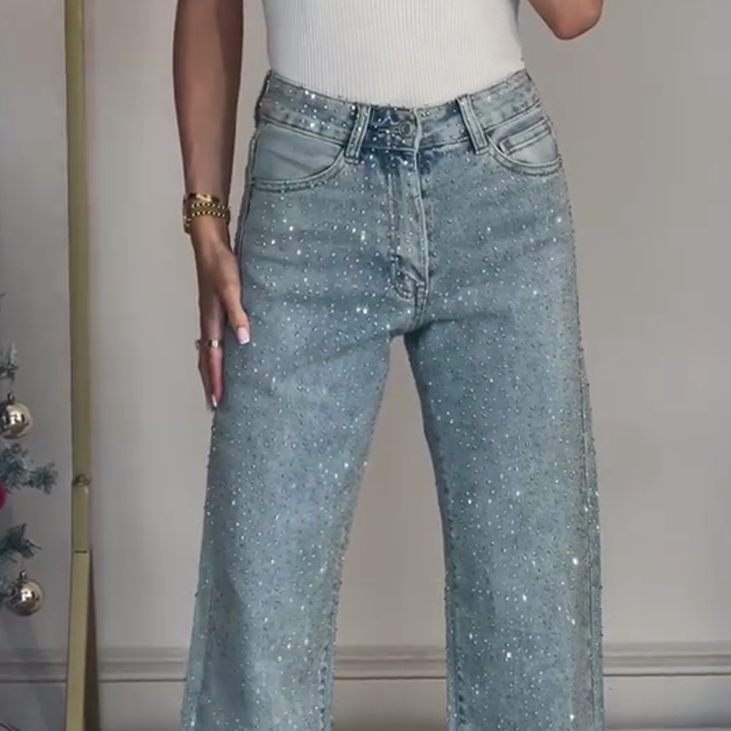 🔥 LIMITED-TIME CLEARANCE ⚡ 6 FOR ONLY $26.99! Women’s Rhinestone-Embellished Straight-Leg Jeans – Clearance Special