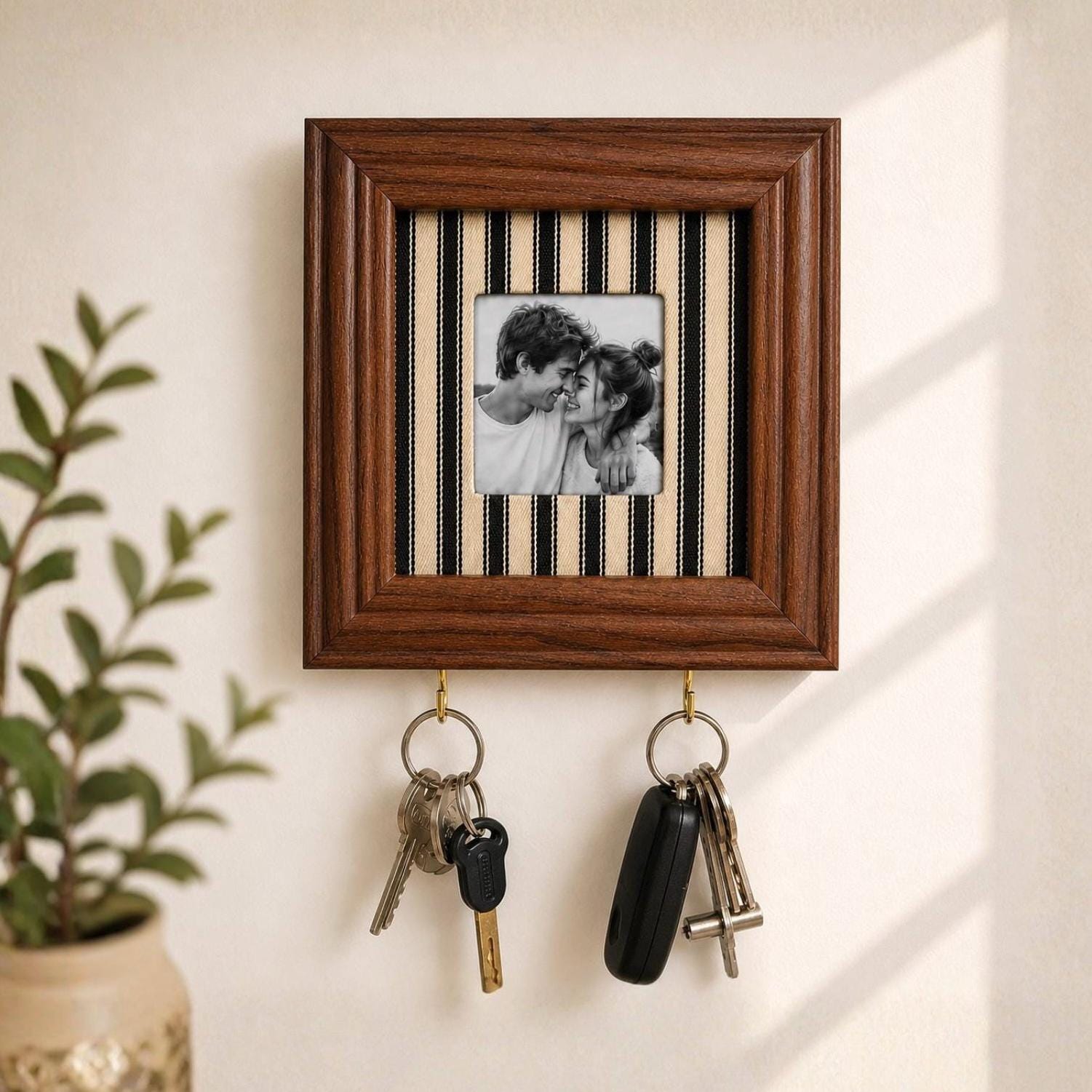 Personalized Photo Frame Key Holder, Fabric Mat Picture Frame with 2 Hooks, Custom Photo Wall Decor, Housewarming Gift
