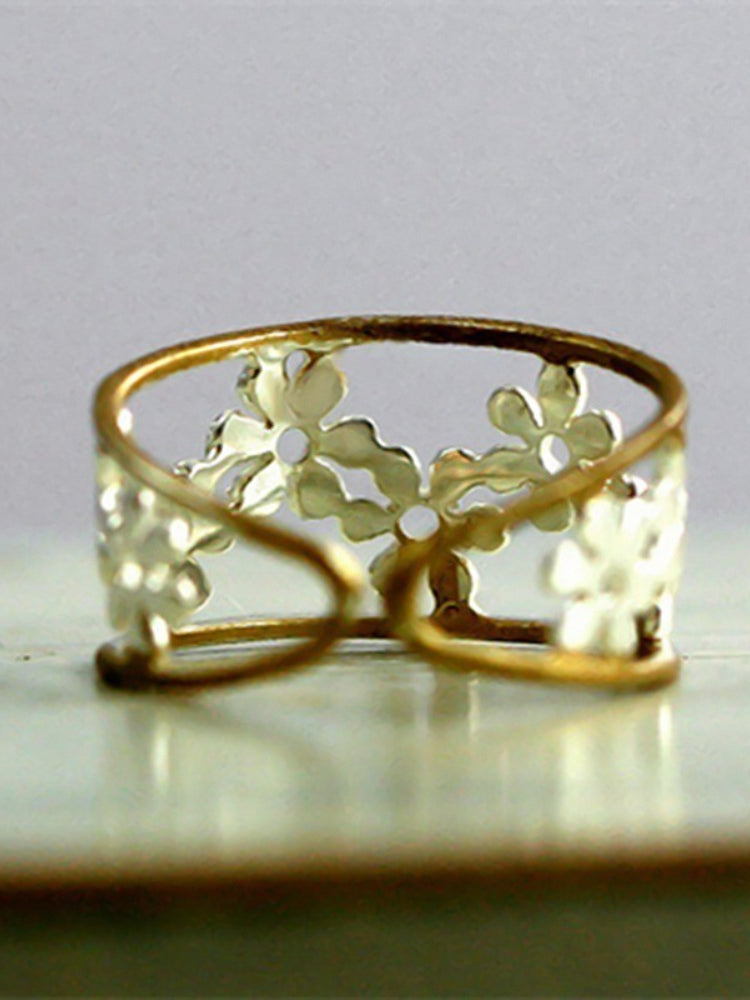 Wisherryy Floral Hollow Carving Adjustable Ring