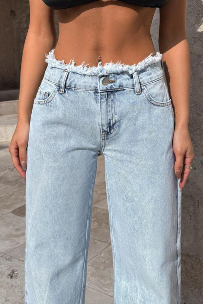 Women's Distressed Droopy Wide-Leg Denim Jeans