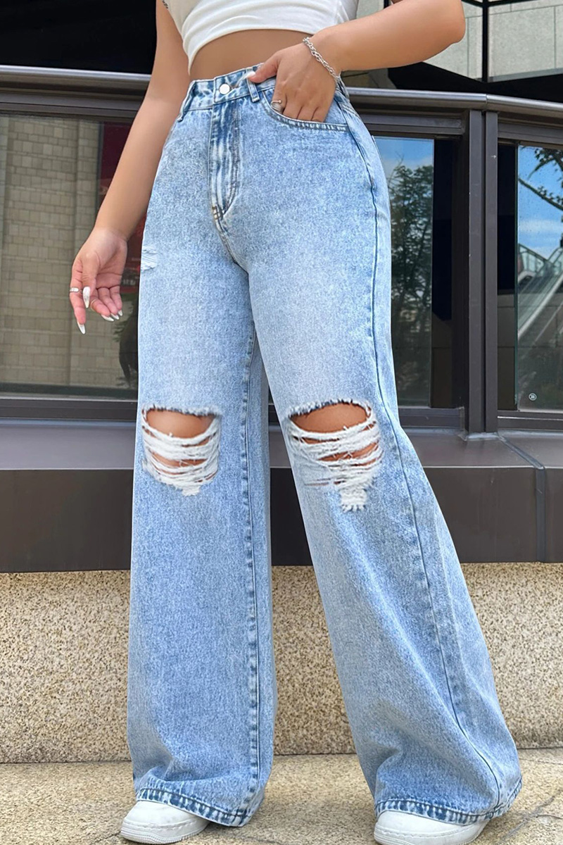 Women's Classic Slim - Fit Ripped Washed Jeans