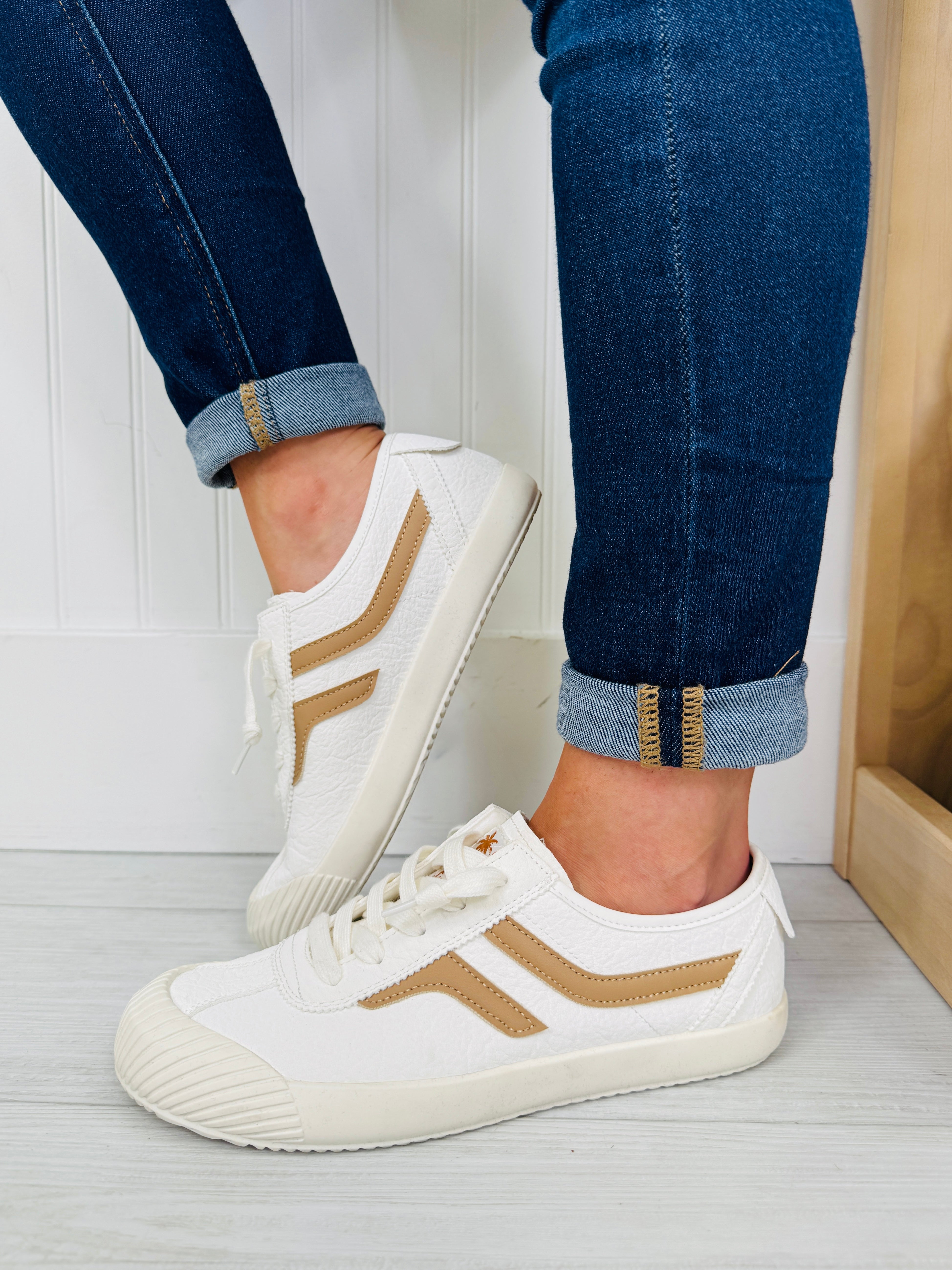Women's Cushioned Sneakers - product view 3