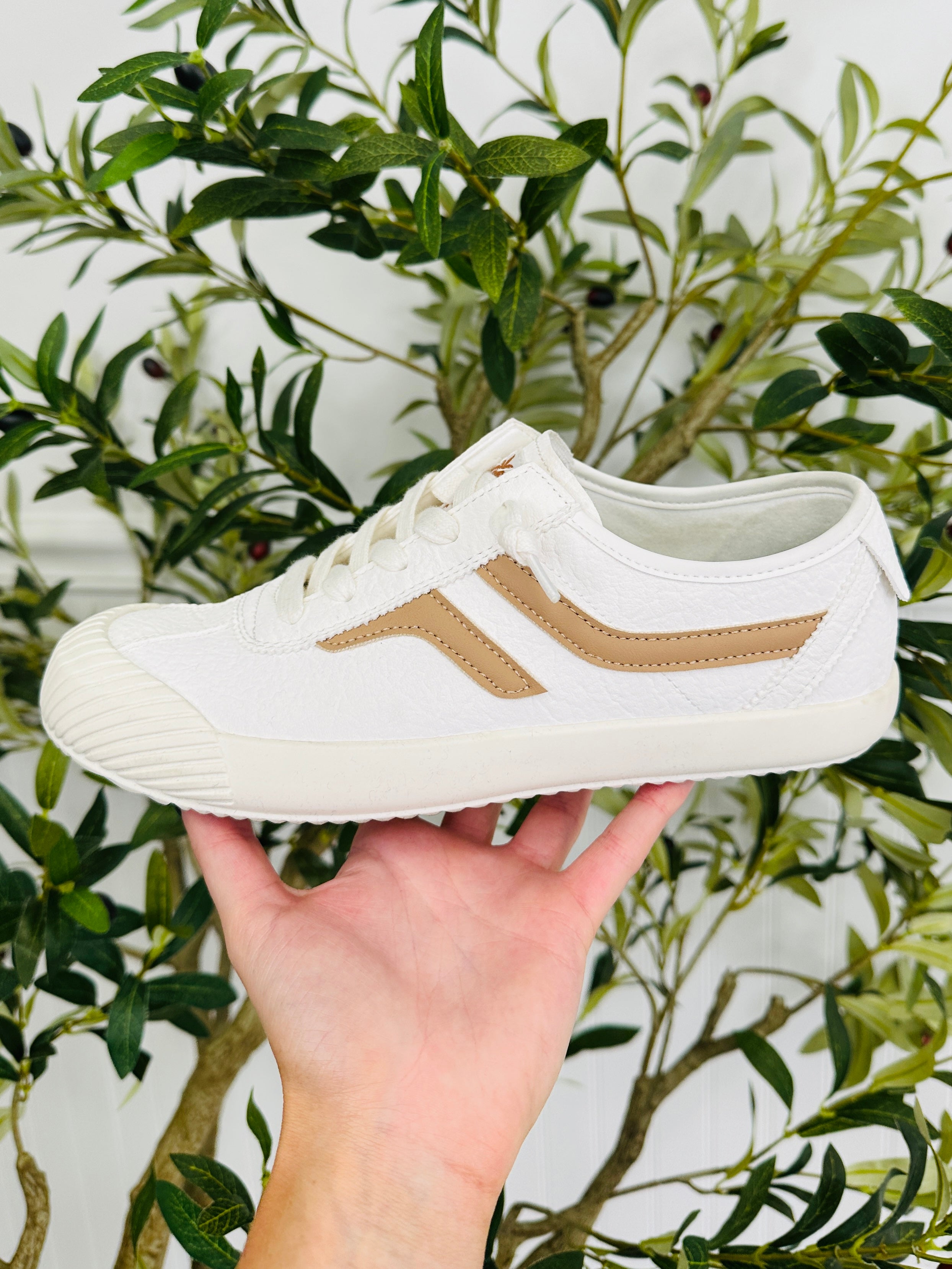 Women's Cushioned Sneakers - product view 1