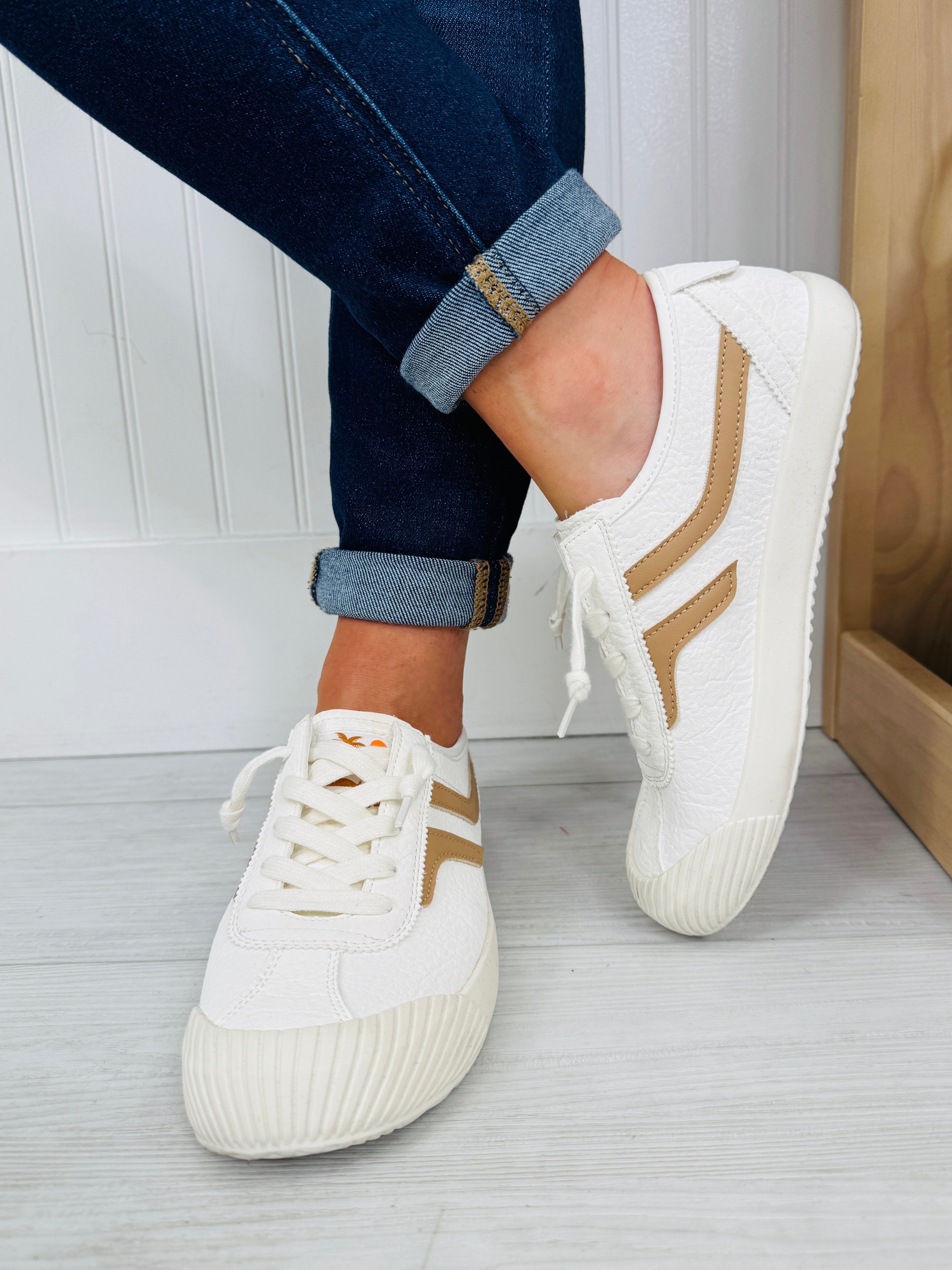 Women's Cushioned Sneakers - product view 4