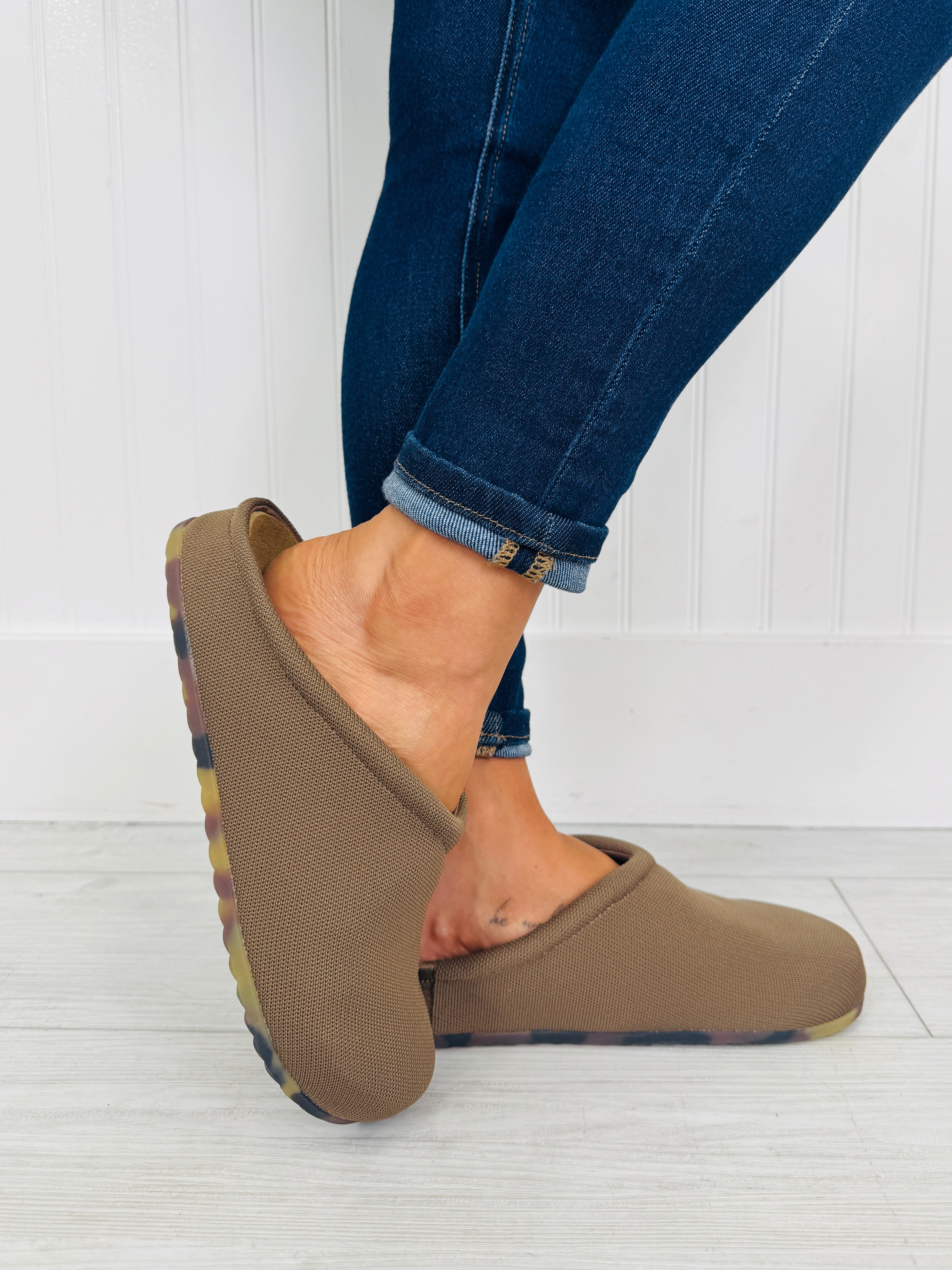 Women's Cushioned Clogs - product view 4