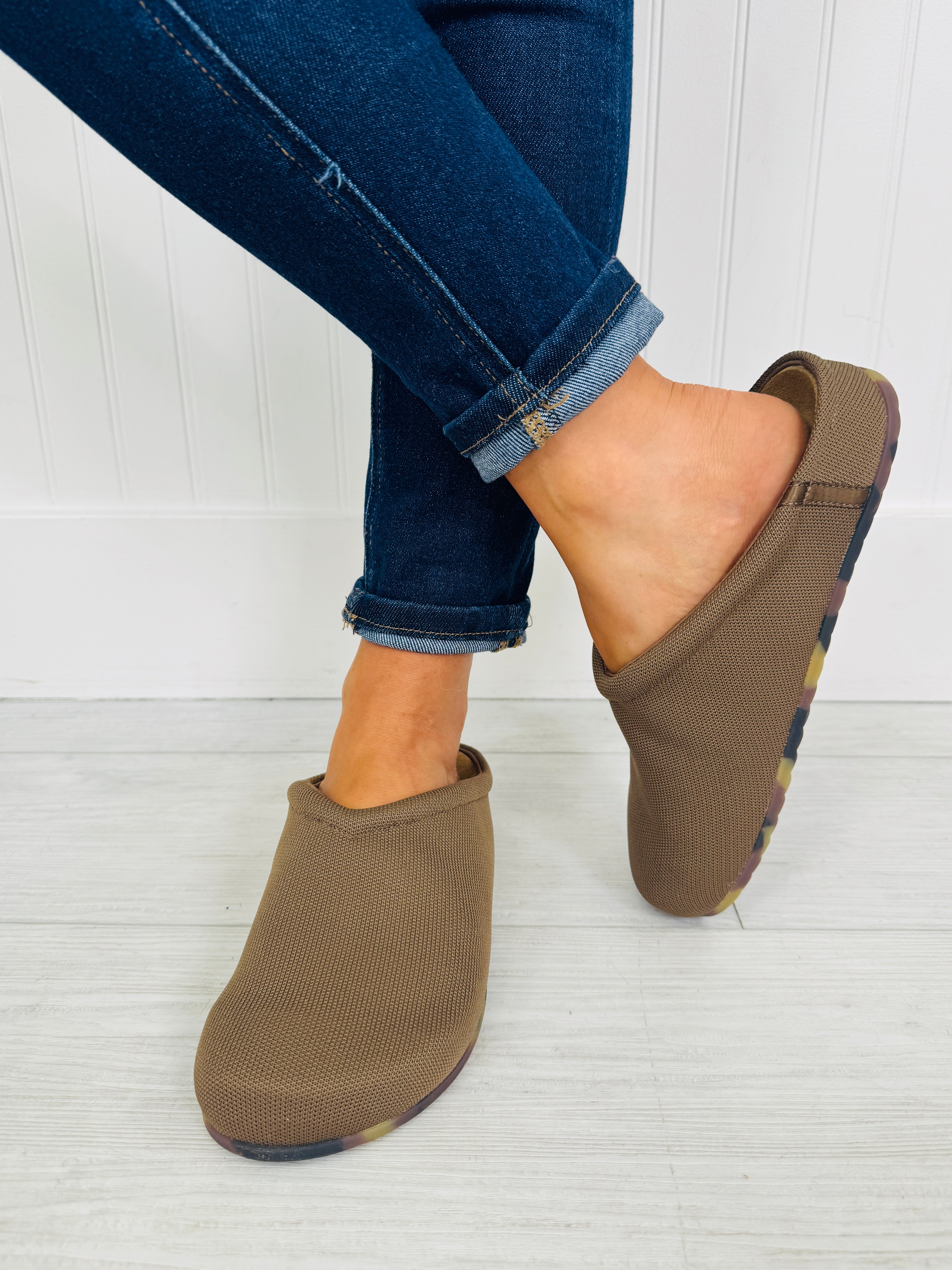 Women's Cushioned Clogs - product view 3