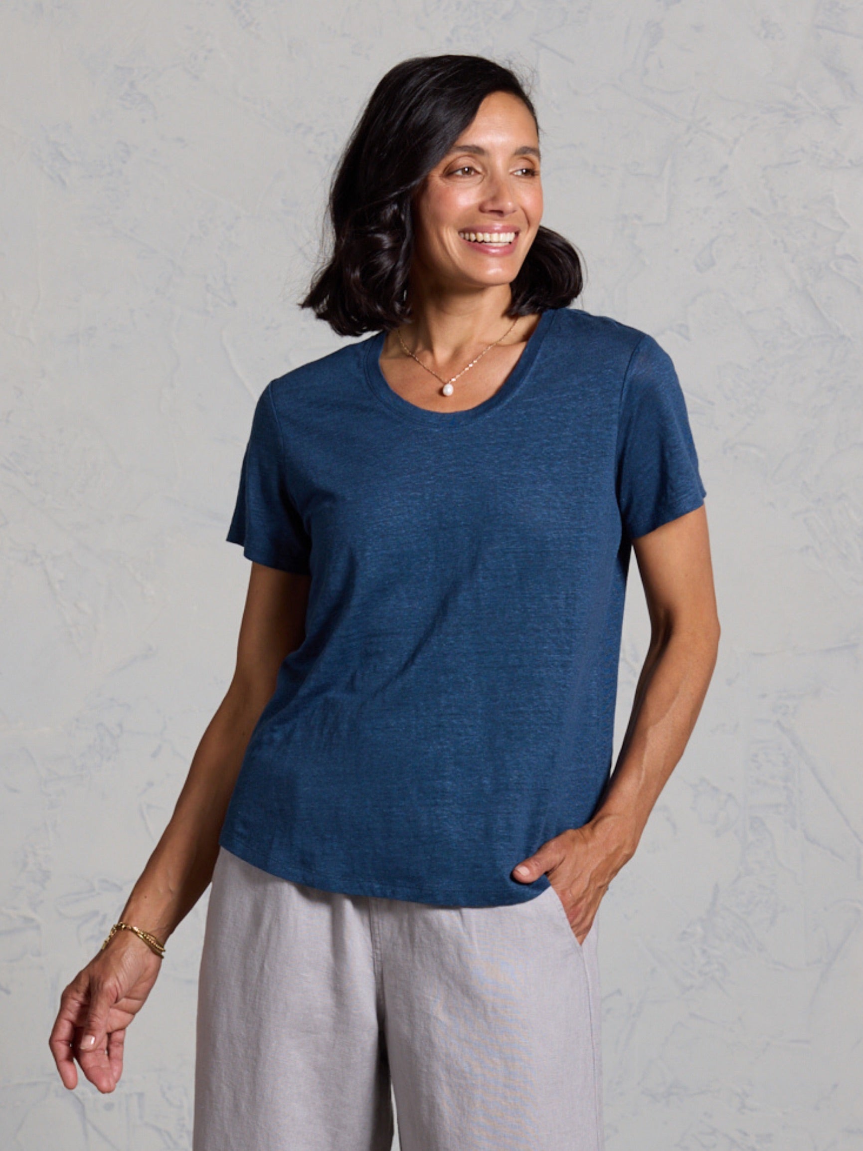 Clovelly French Linen T-Shirt Navy