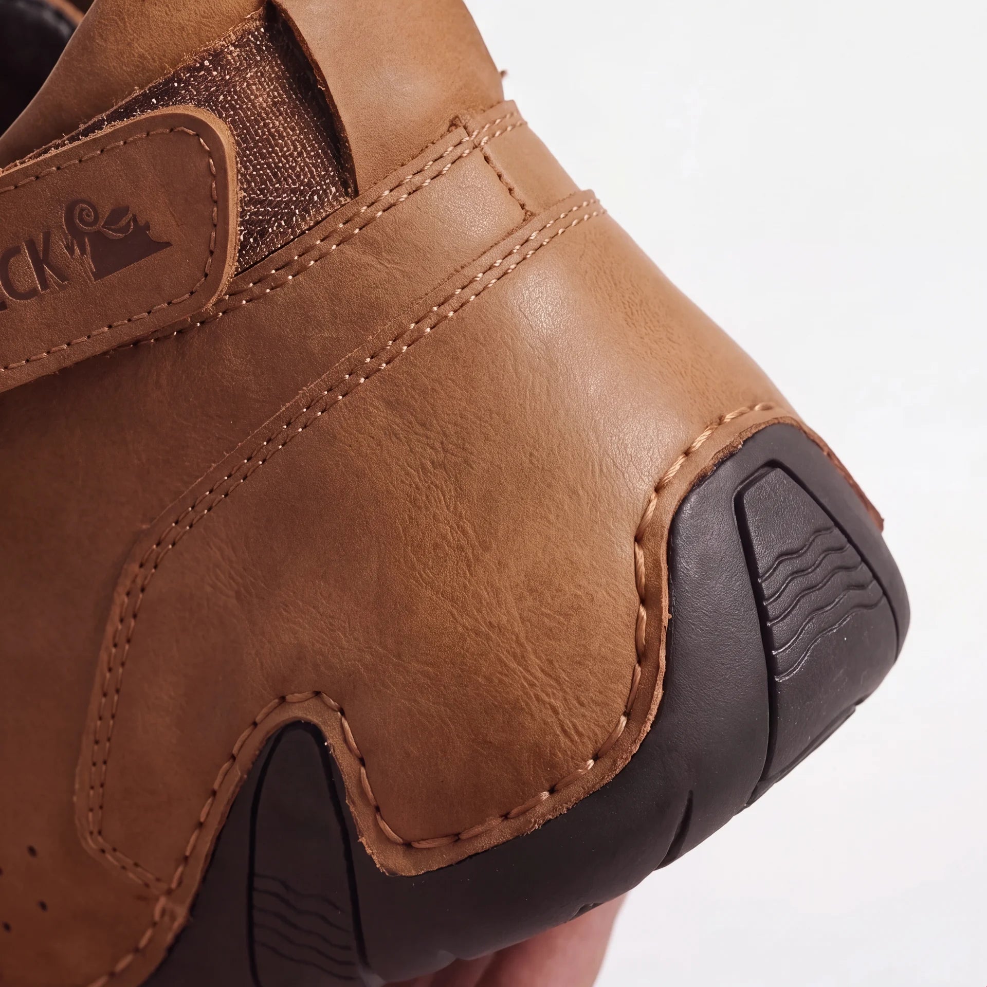 LuviaLDeck - Waterproof and breathable orthopedic shoes