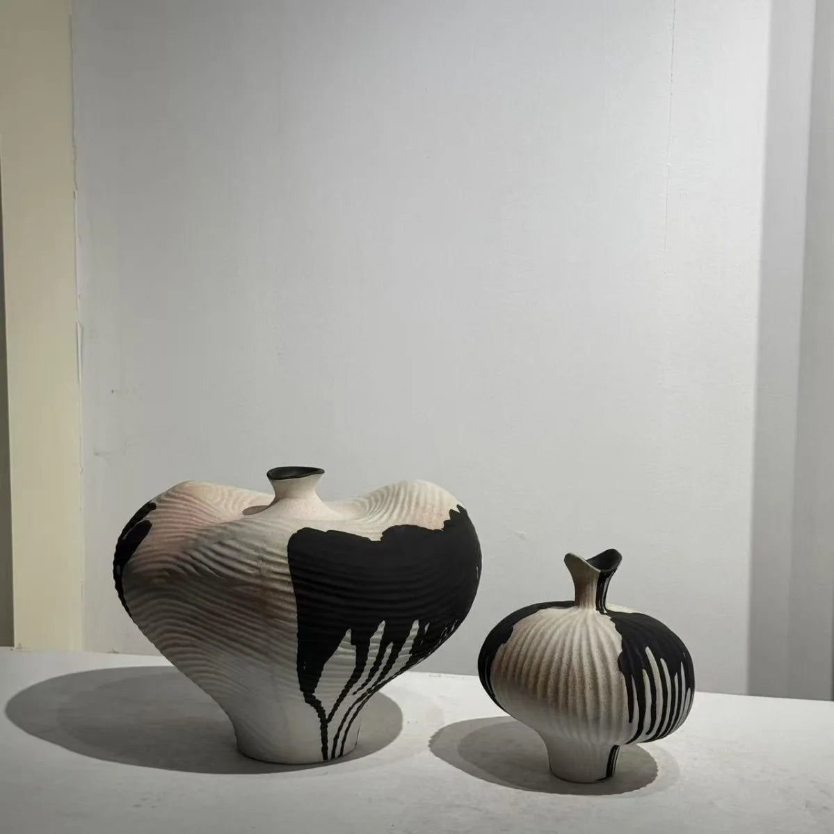 Irregular Shape Ink Drip Vase product detail view 3