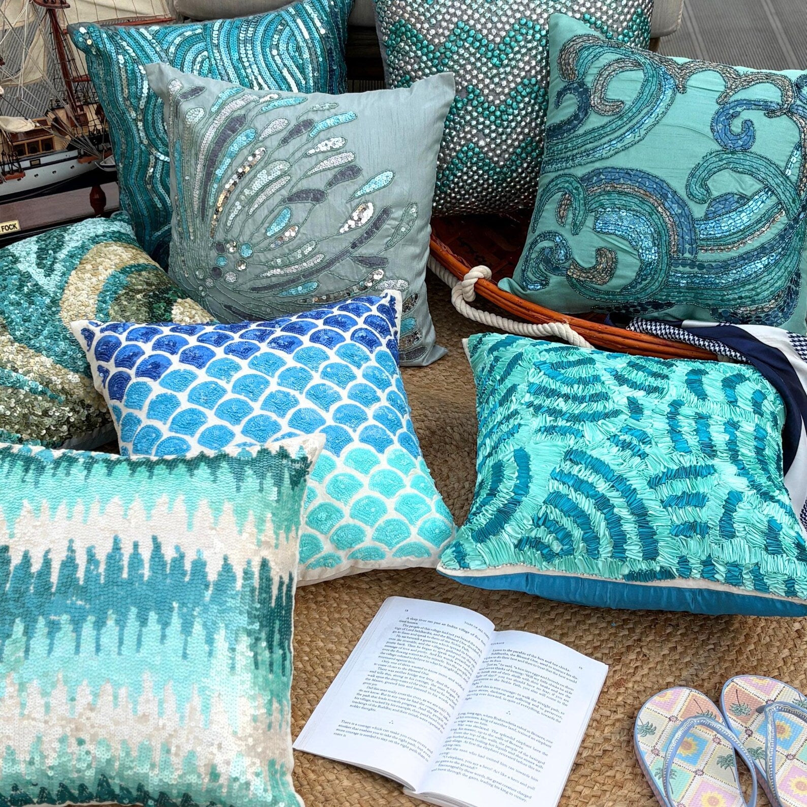 Interlocking Pattern throw pillow cover, product view 7