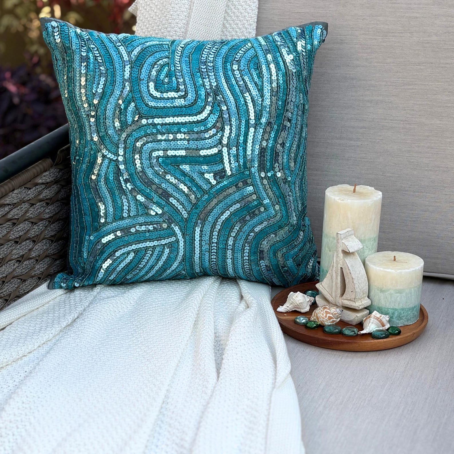 Interlocking Pattern throw pillow cover, product view 2