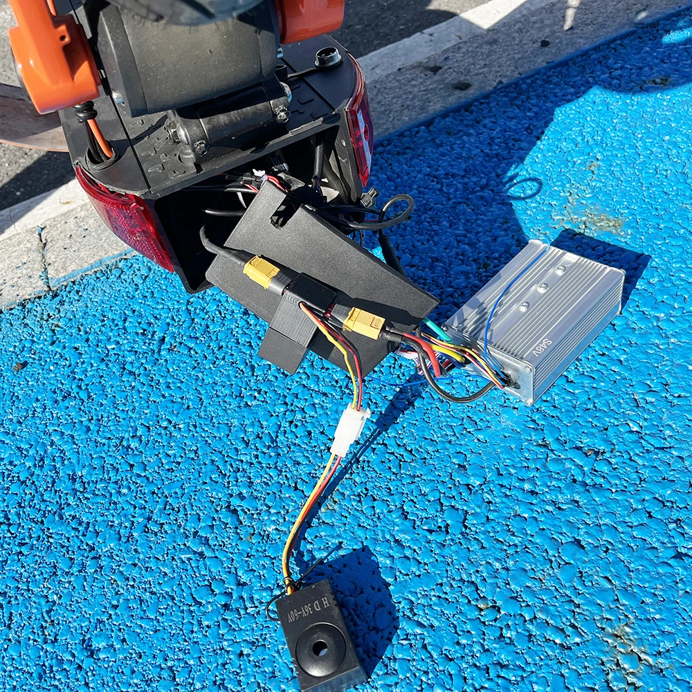 Alarma antirrobo oculta universal para scooter y bici