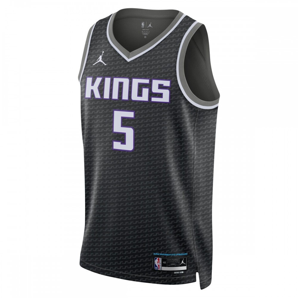 De'Aaron Fox Sacramento Kings 2022/23 Statement Edition Swingman Jersey Black - second front view