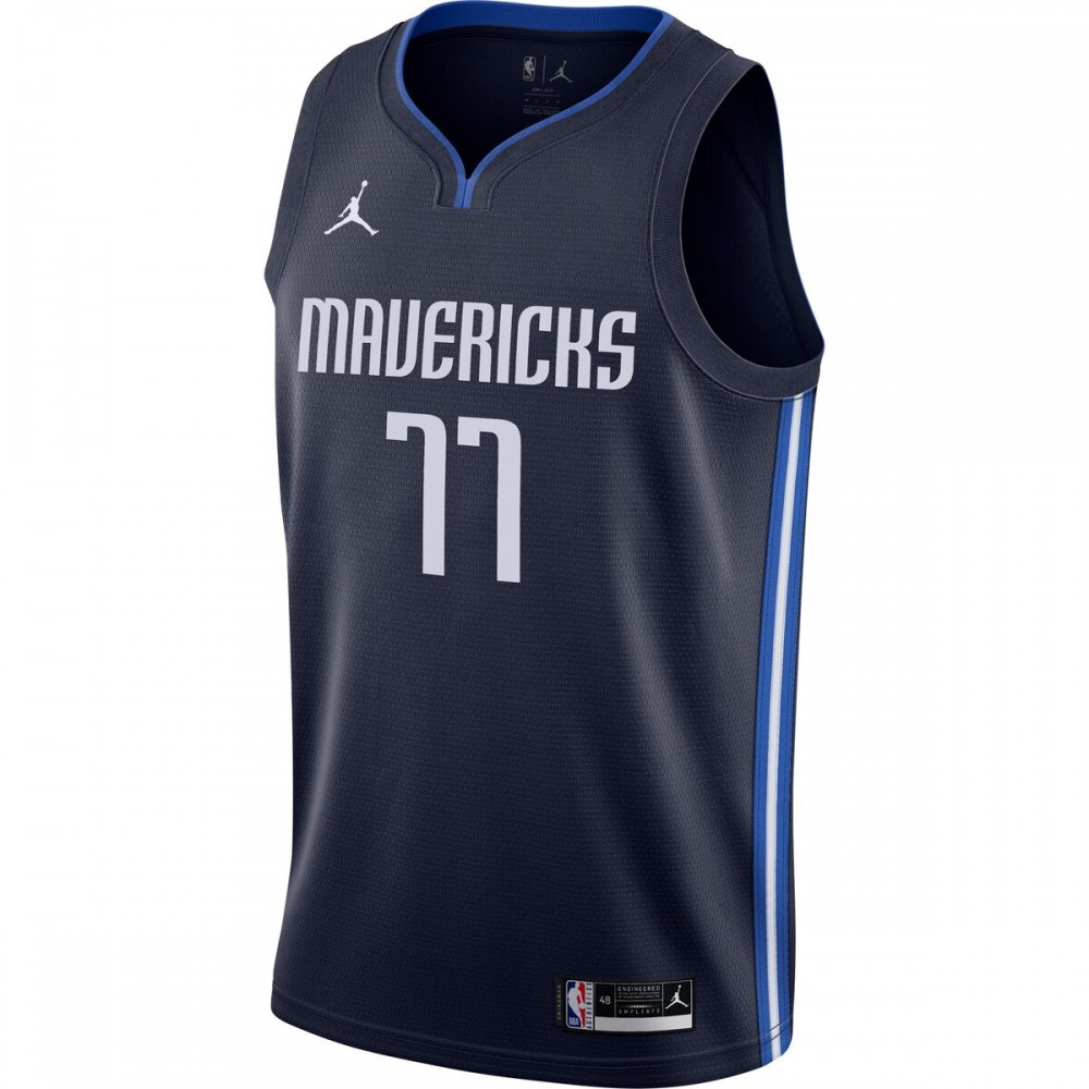 Luka Dončić Dallas Mavericks 2020/21 Swingman Jersey Statement Edition Navy - second front view