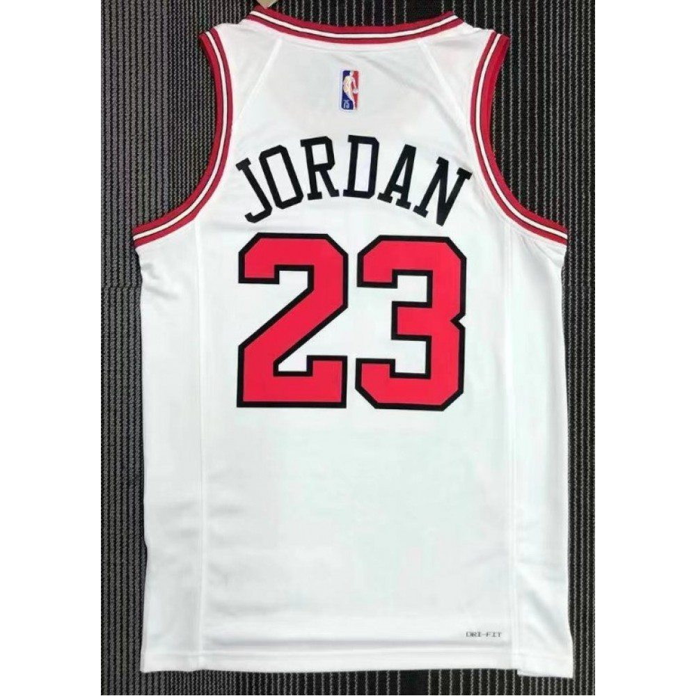Men's Chicago Bulls Michael Jordan #23 White 2021/22 Swingman NBA Jersey Icon - second front view