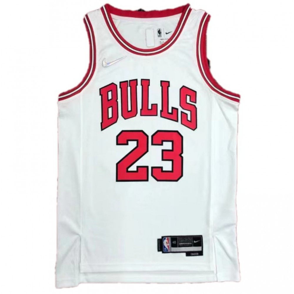 Men's Chicago Bulls Michael Jordan #23 White 2021/22 Swingman NBA Jersey Icon Edition - front view