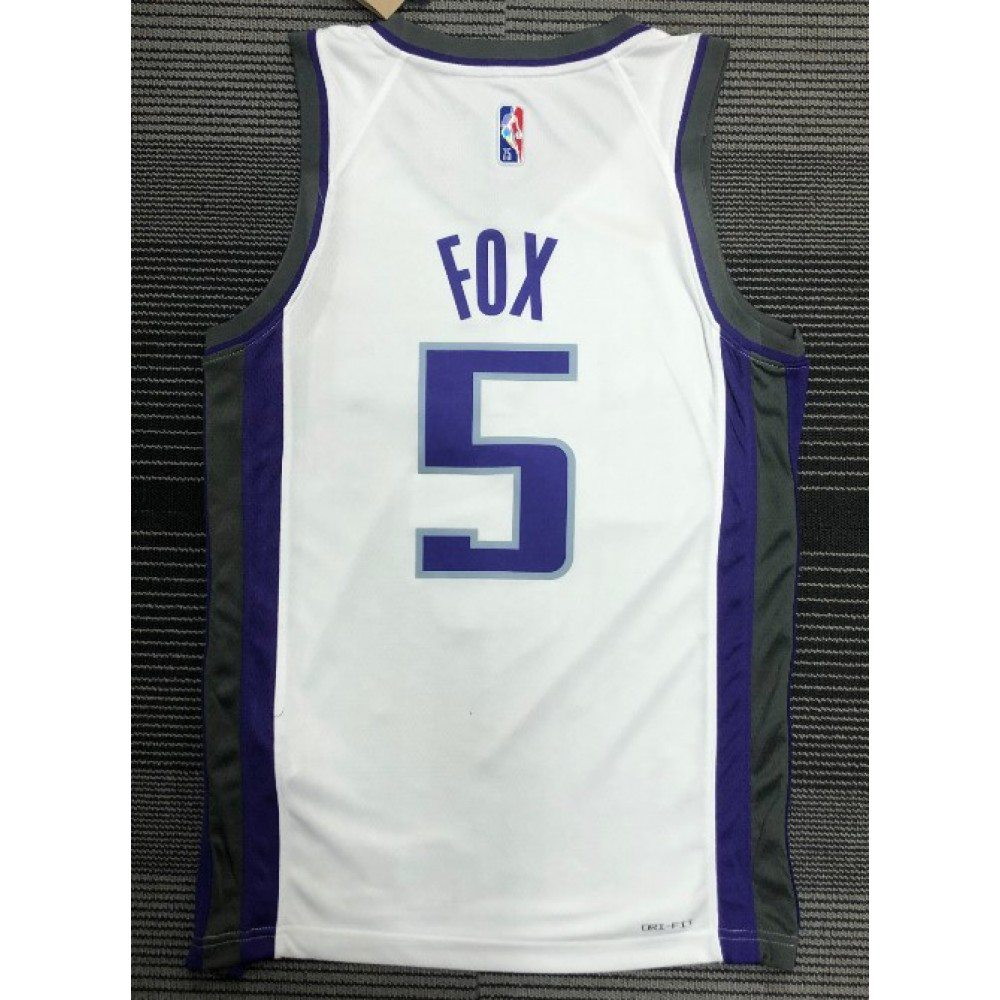 Men's Sacramento Kings De'Aaron Fox #5 White 2021/22 Swingman NBA Jersey - second front view