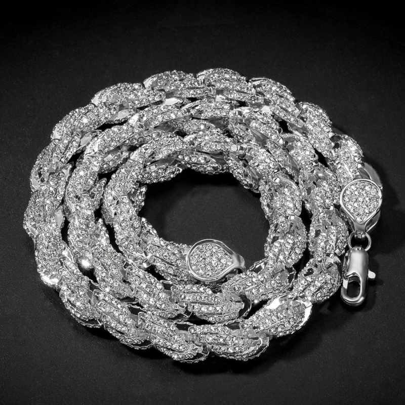 9mm Simple Studded Twist Chain
