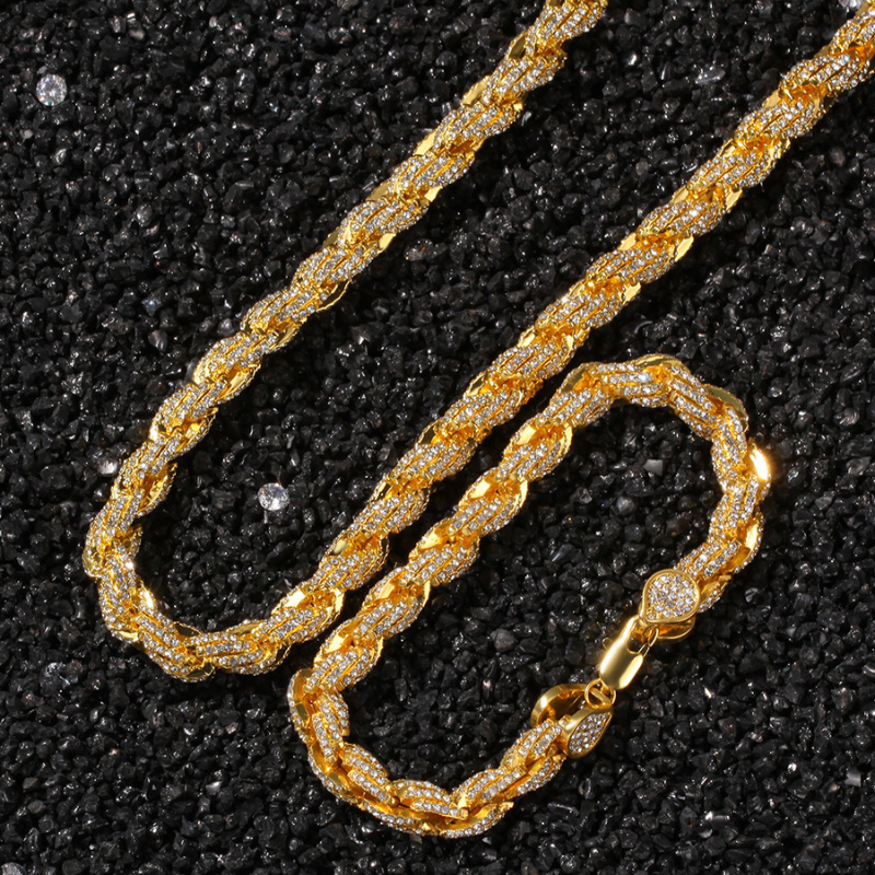 9mm Simple Studded Twist Chain