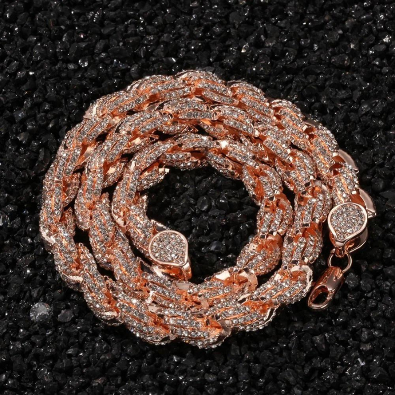 9mm Simple Studded Twist Chain
