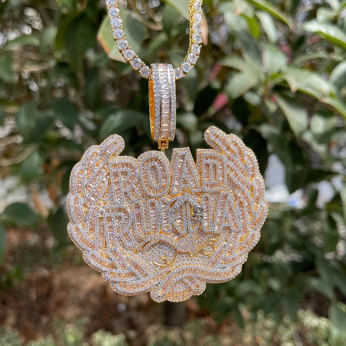 ROAD RUNNA pendant lettering close up details