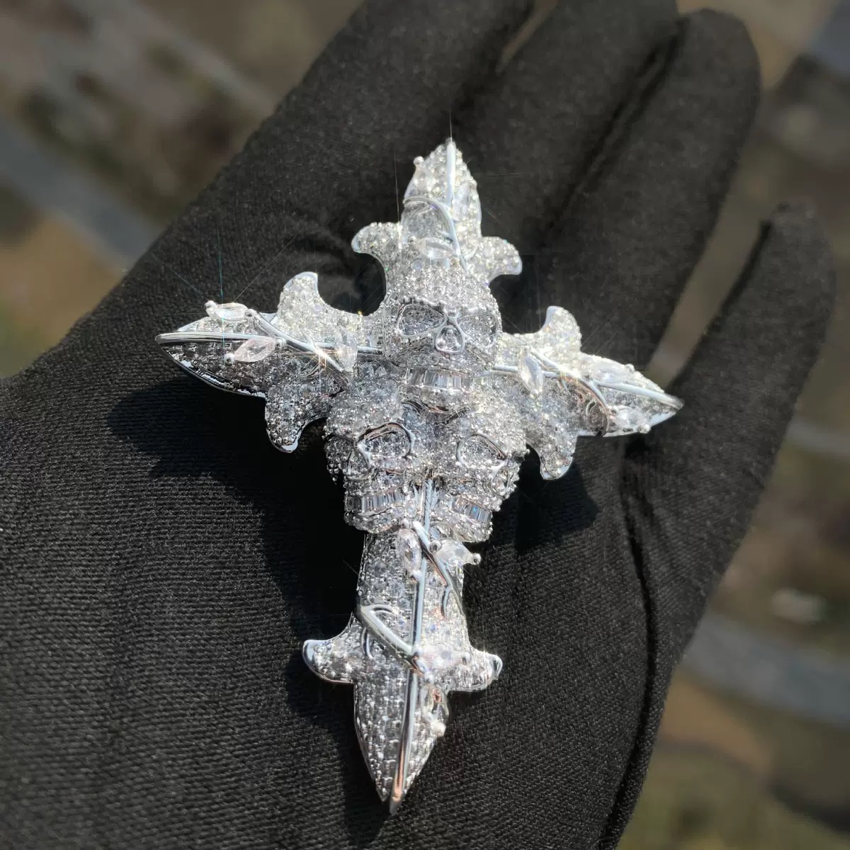 white gold skull cross pendant stone details