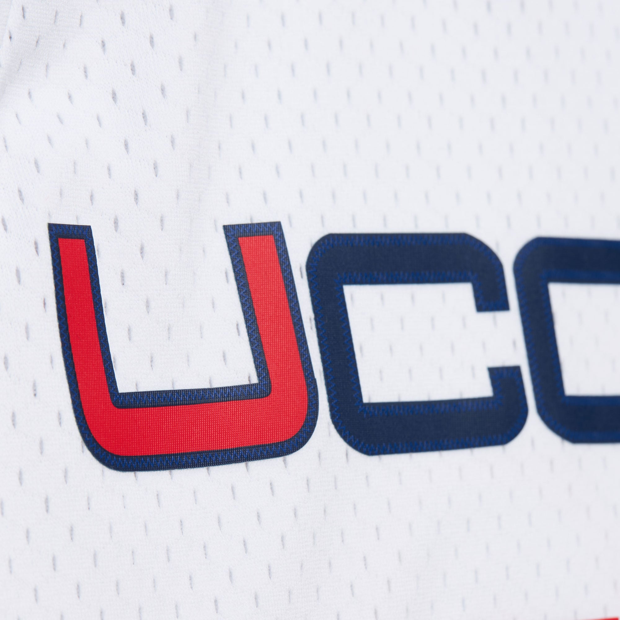 Emeka Okafor UConn Huskies 2001/02 Jersey White - detail view 2