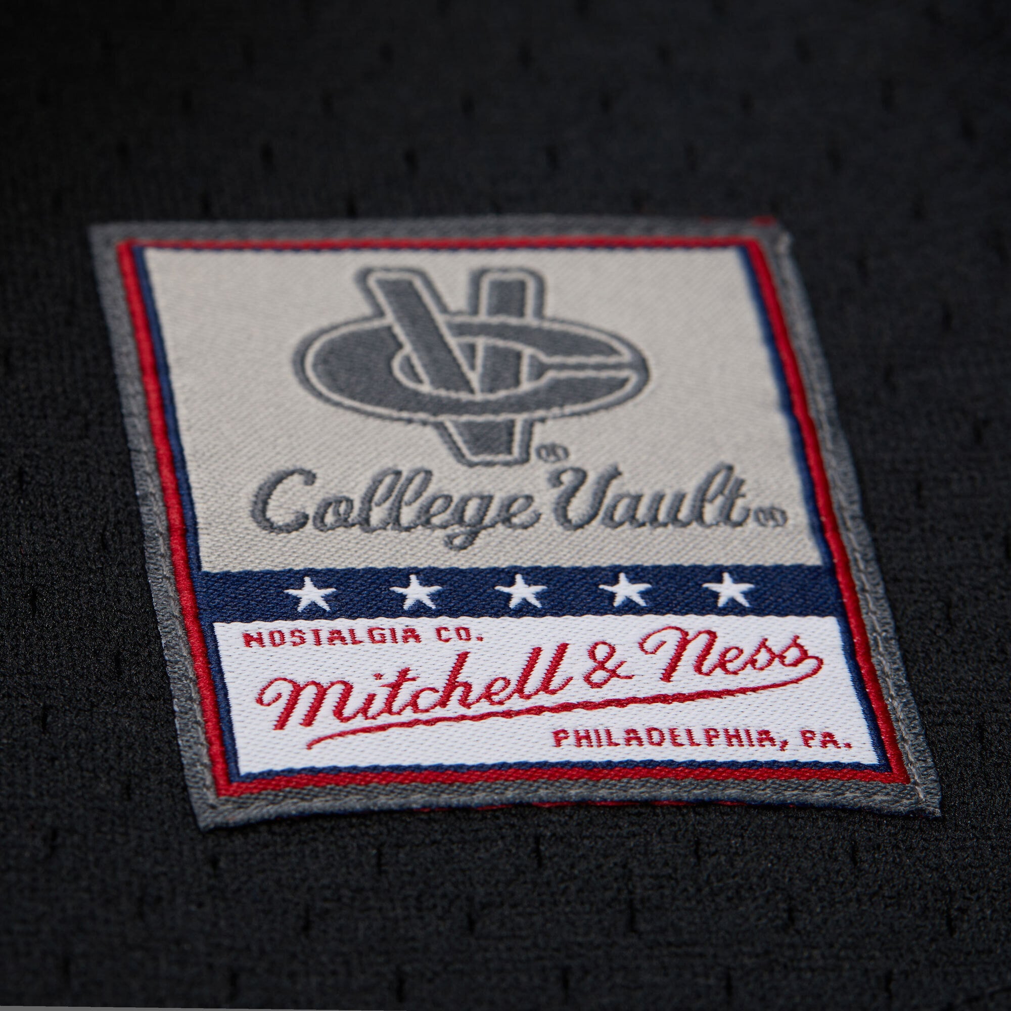 Michigan Wolverines On The Clock Full-Button Fashion Jersey Black - detail view 2