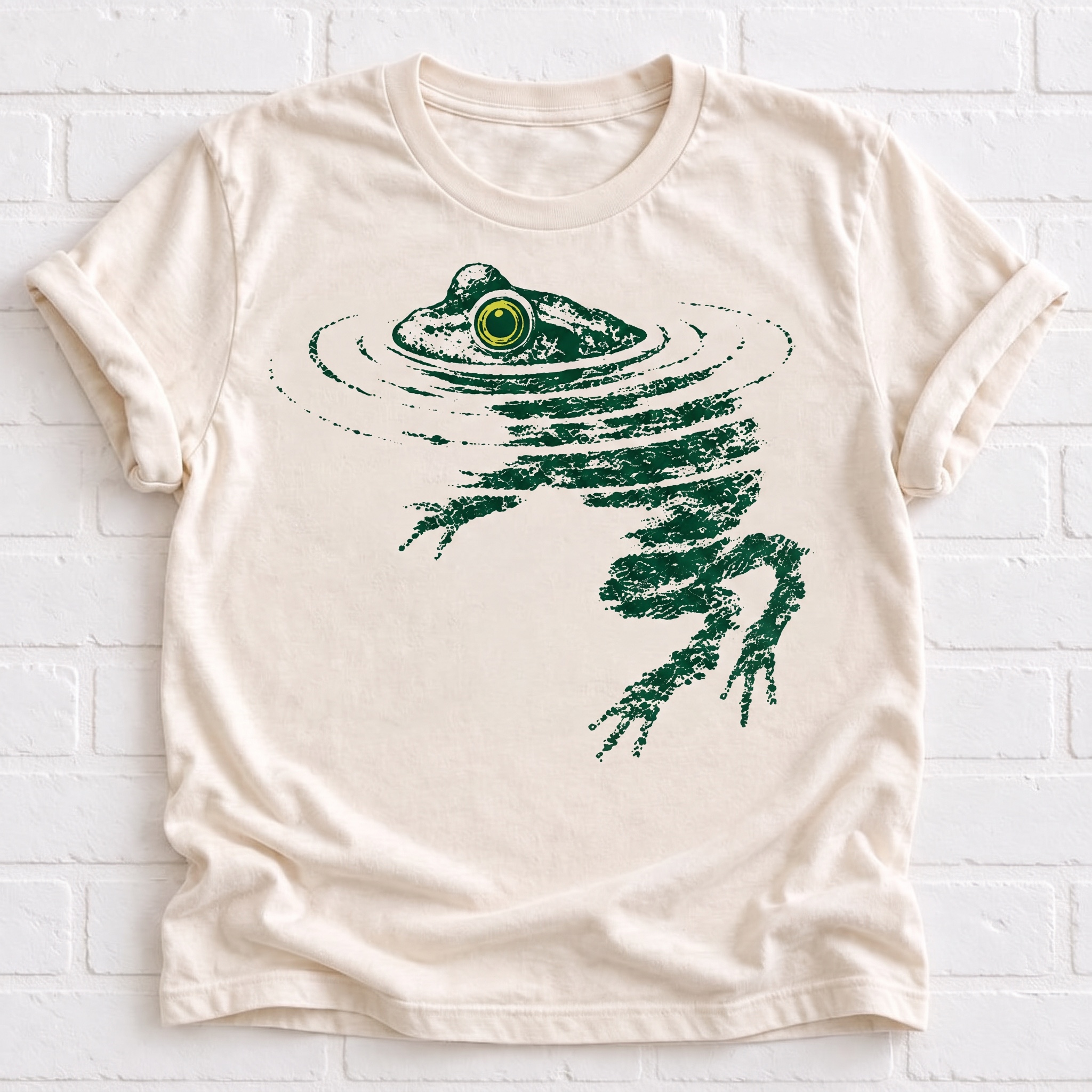 Vintage Swimming Frog Women's T-Shirt