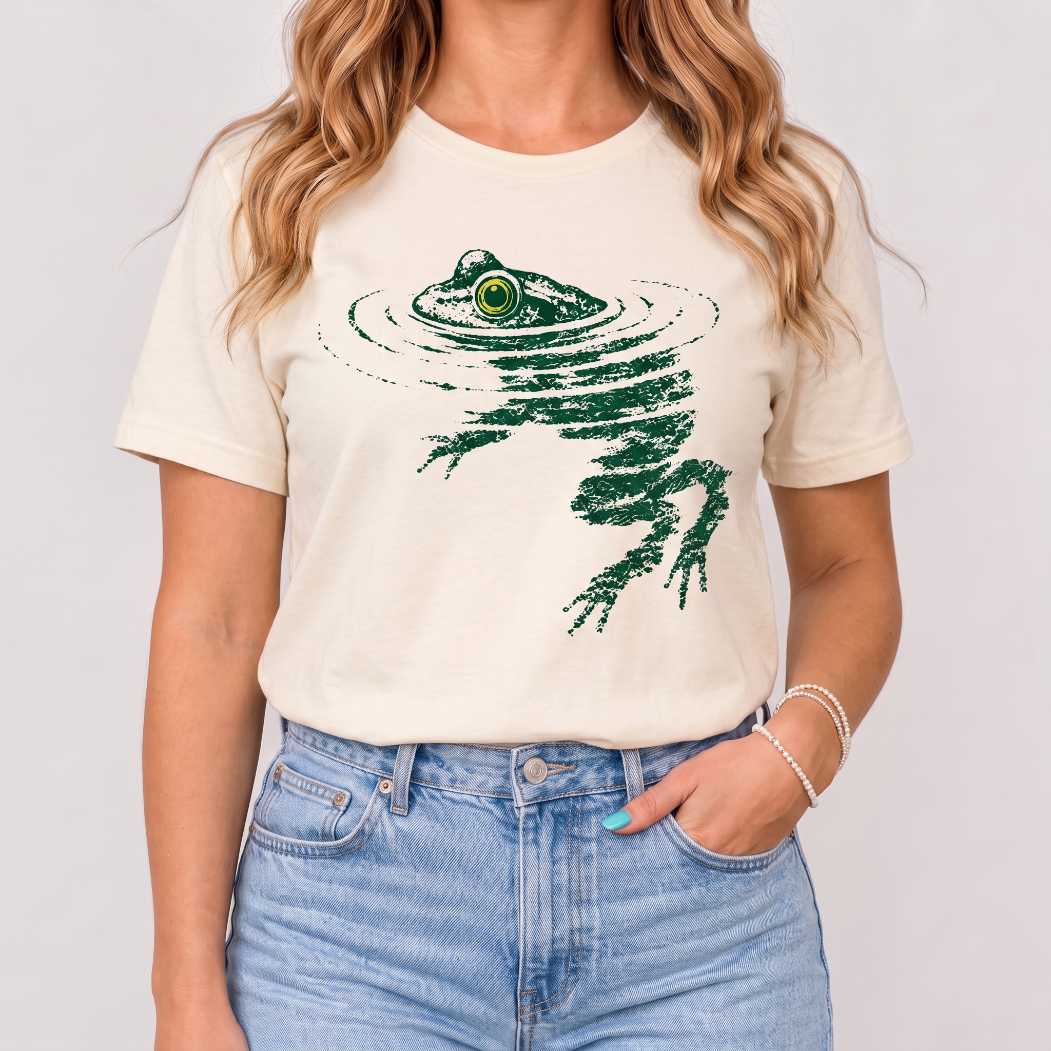 Vintage Swimming Frog Women's T-Shirt