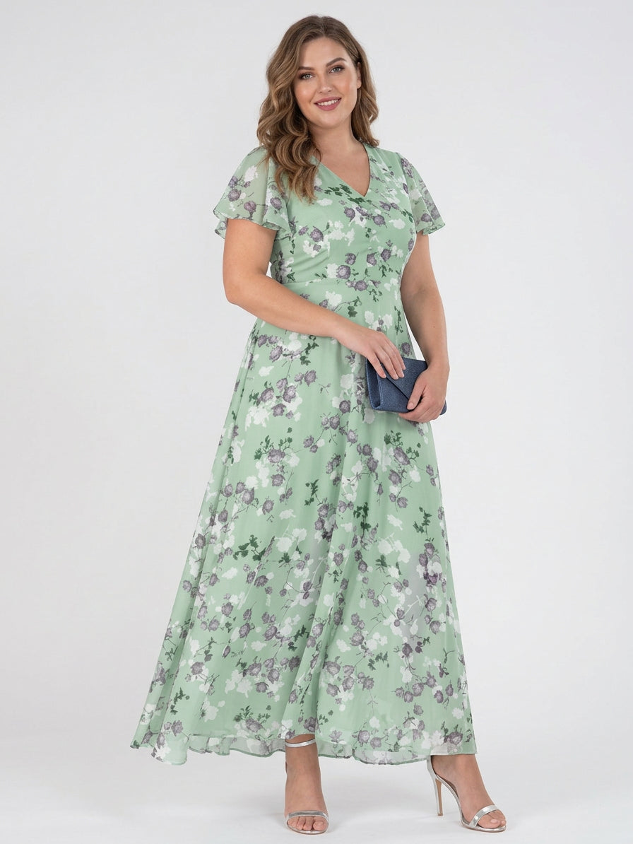 Verena - Ethereal Flowing Dress - Plus size model