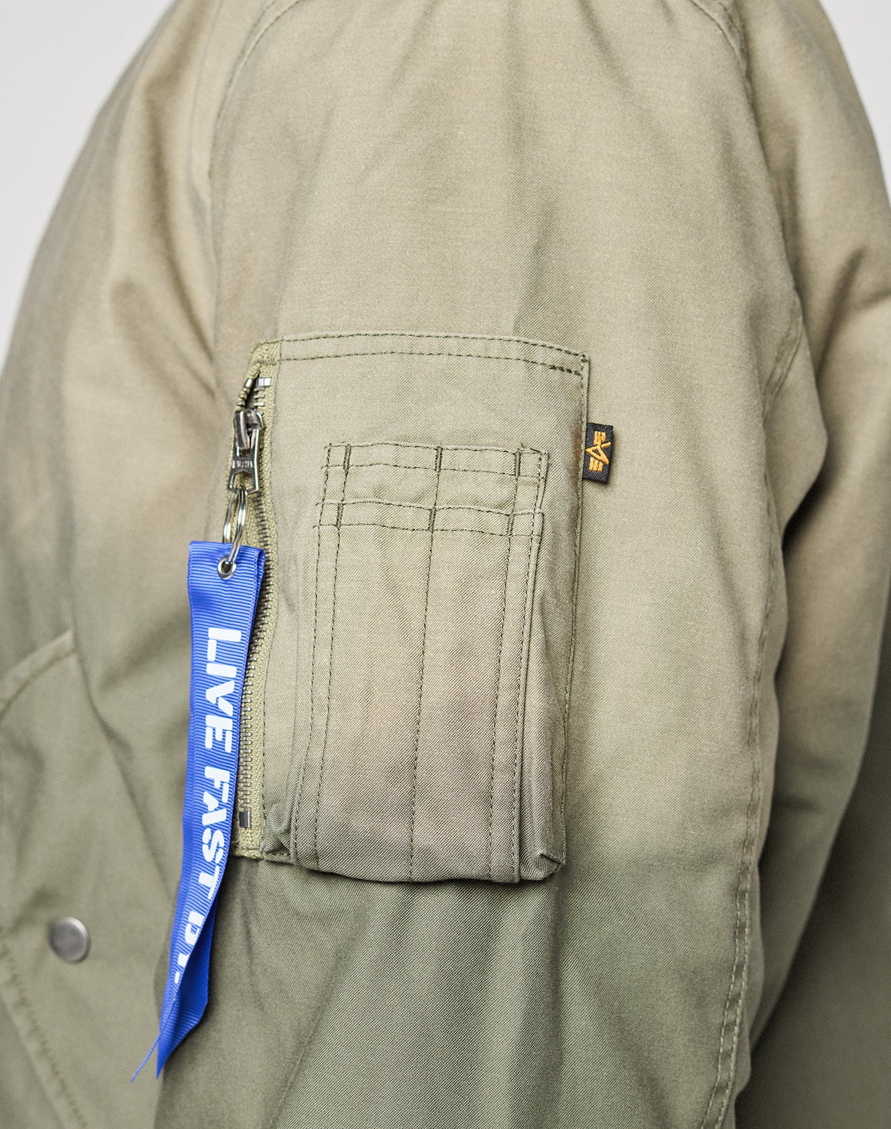 x Alpha Industries MA-1