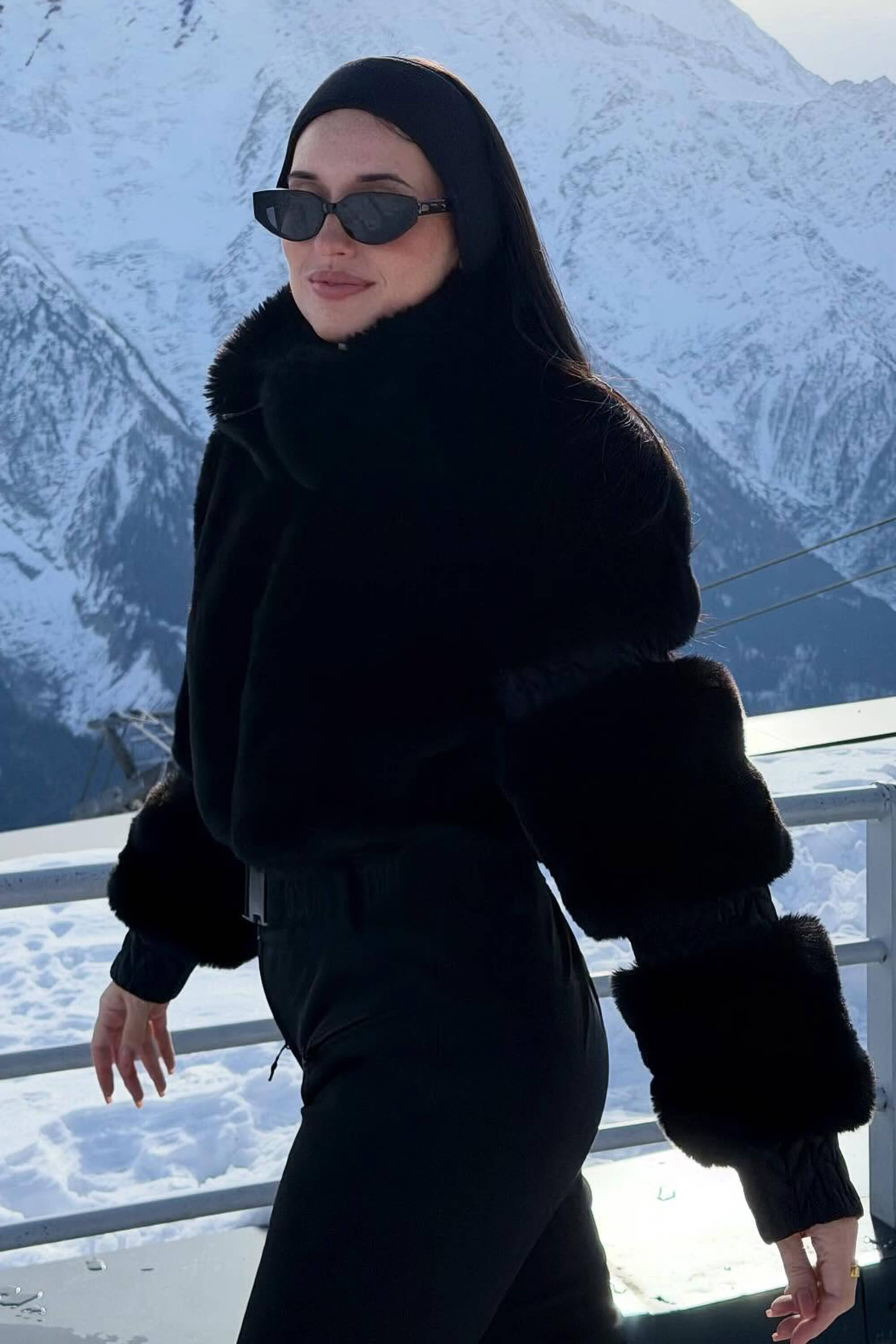 Elegant Women's Black Faux-Fur One-Piece Ski Suit