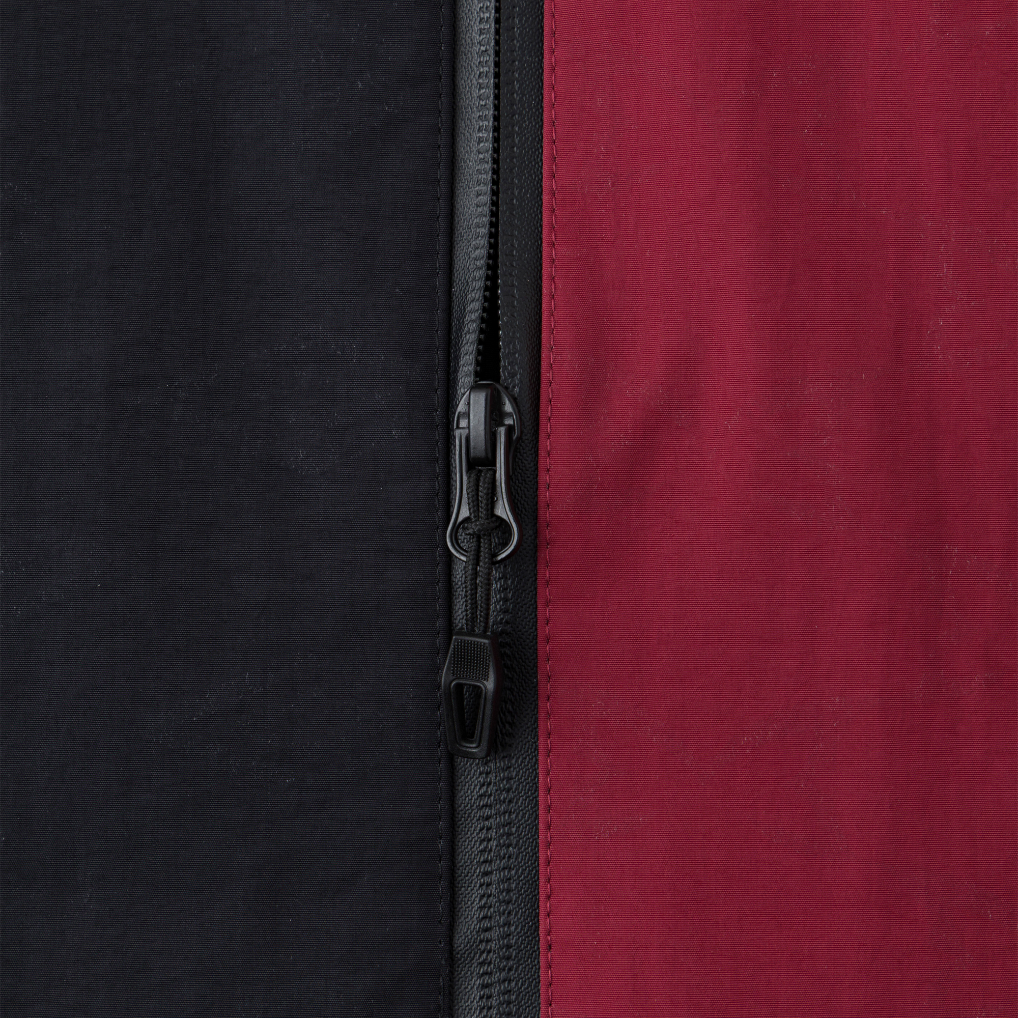 x Umbro Water Reactive Jacket (Red/Black)