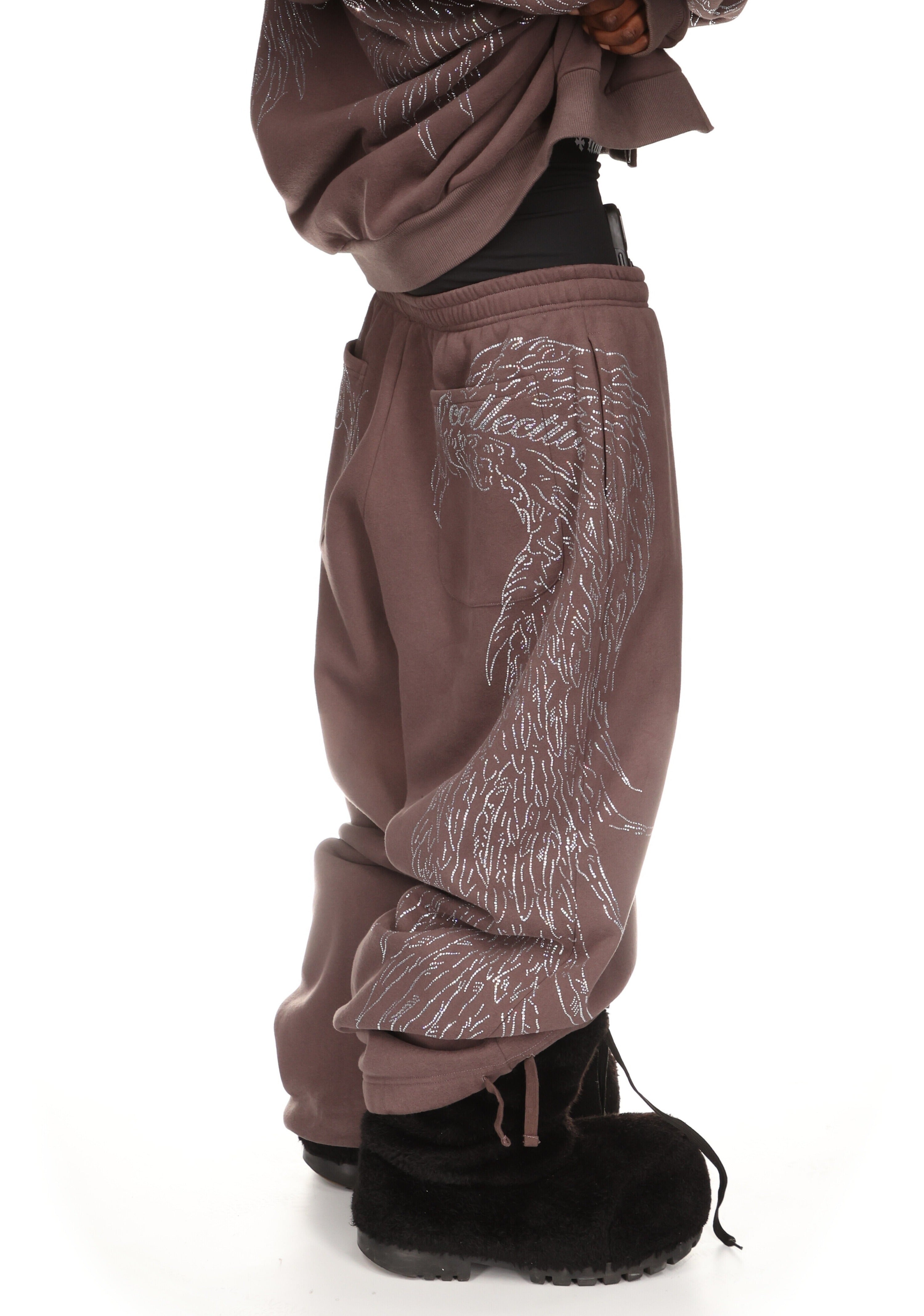 FALLEN RHINESTONE OVERSIZED SWEATPANTS BROWN