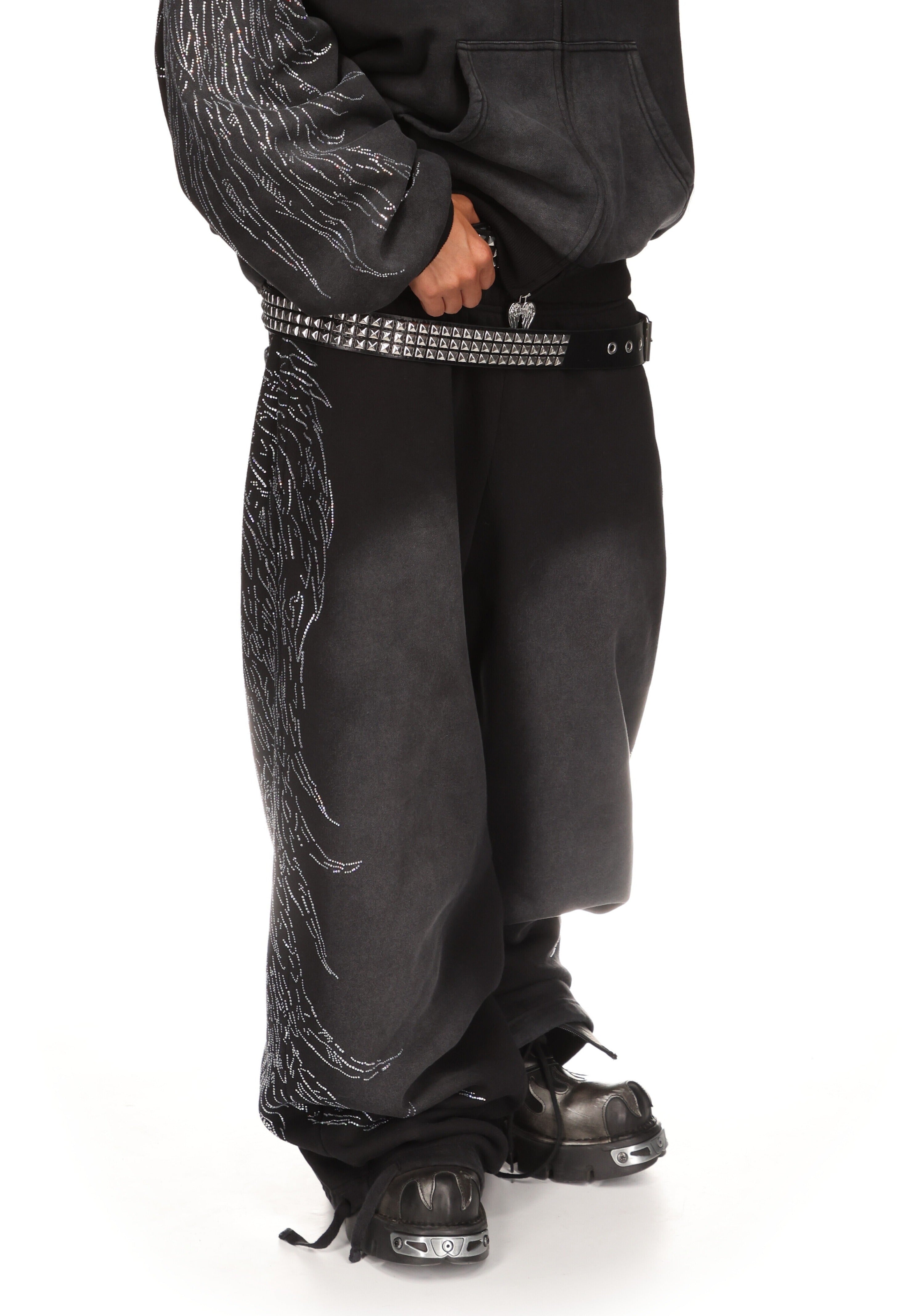 FALLEN RHINESTONE OVERSIZED SWEATPANTS WASHED BLACK