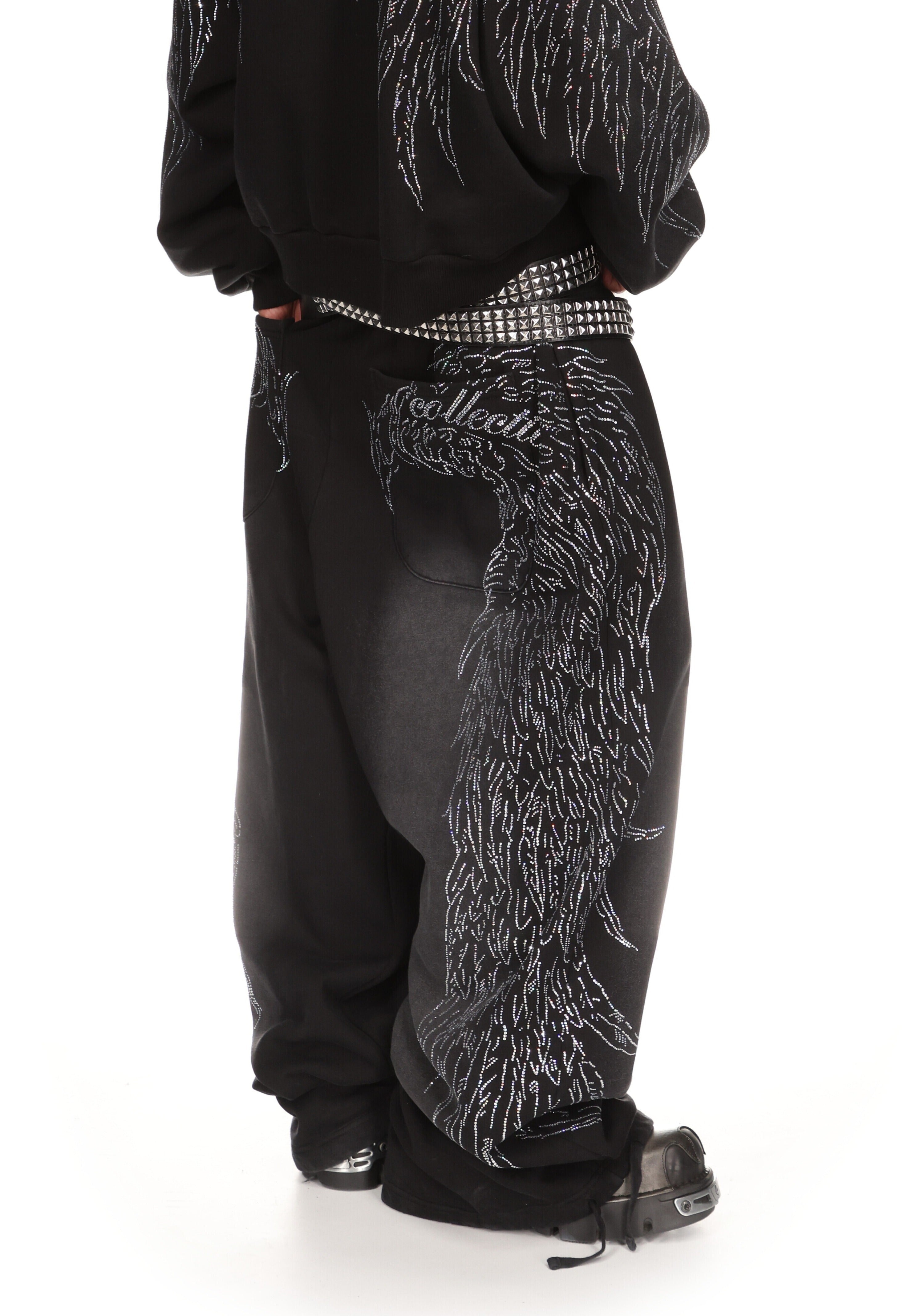 FALLEN RHINESTONE OVERSIZED SWEATPANTS WASHED BLACK