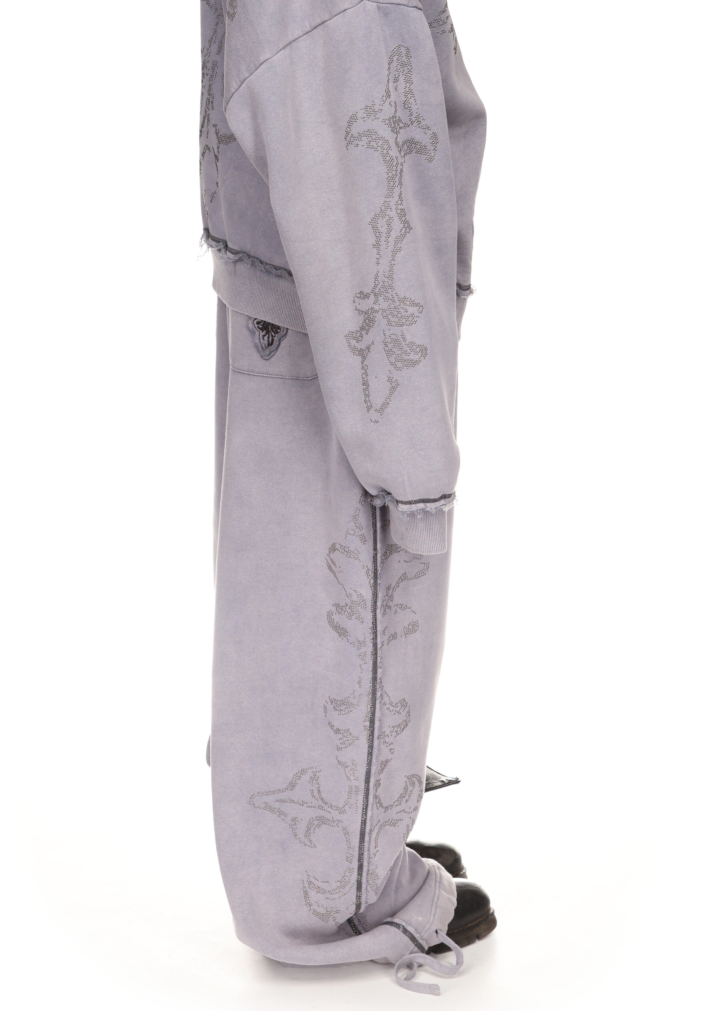 FERAL STUDDED OVERSIZED SWEATPANTS WASHED GREY