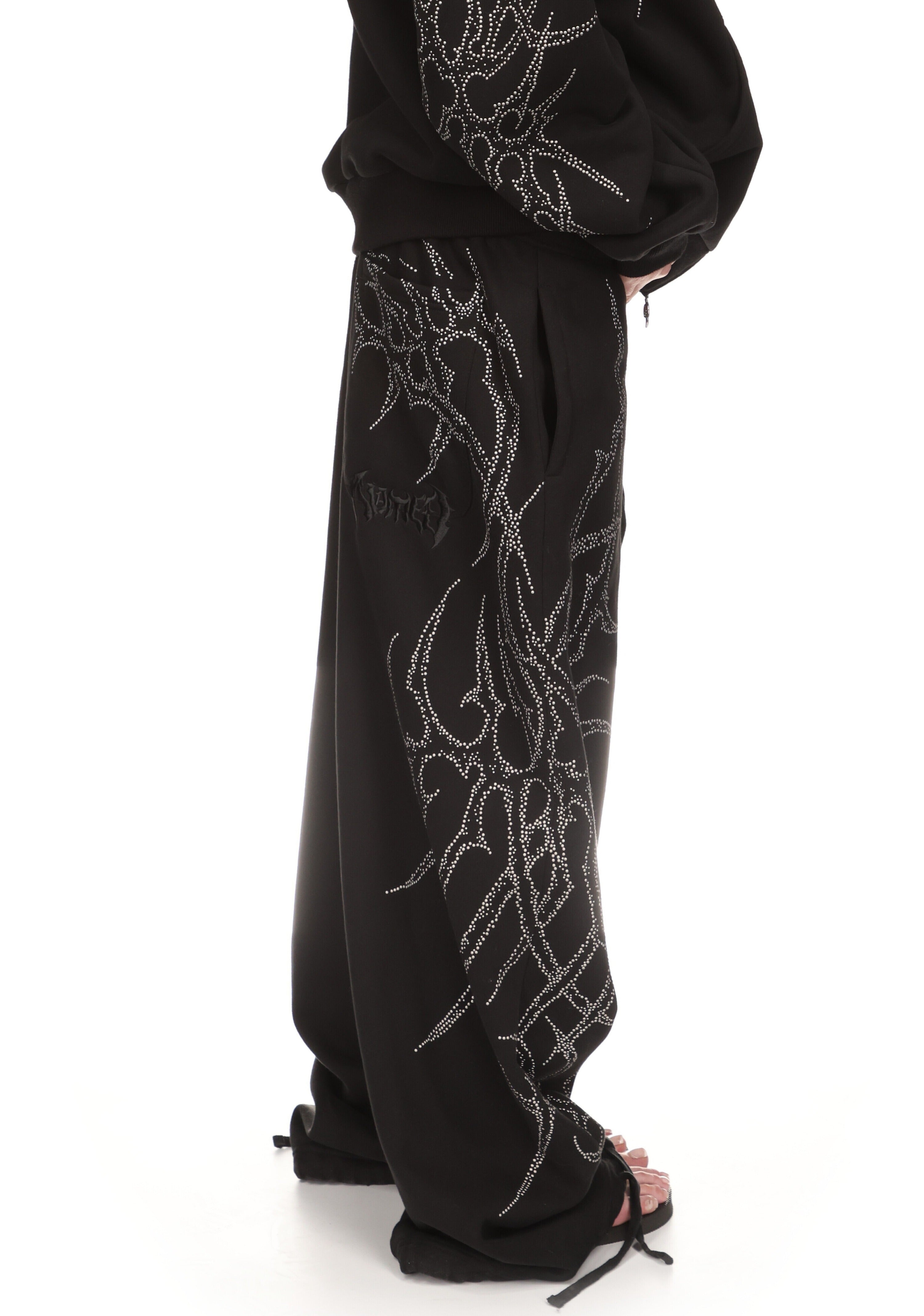 HAUNT STUDDED OVERSIZED SWEATPANTS BLACK