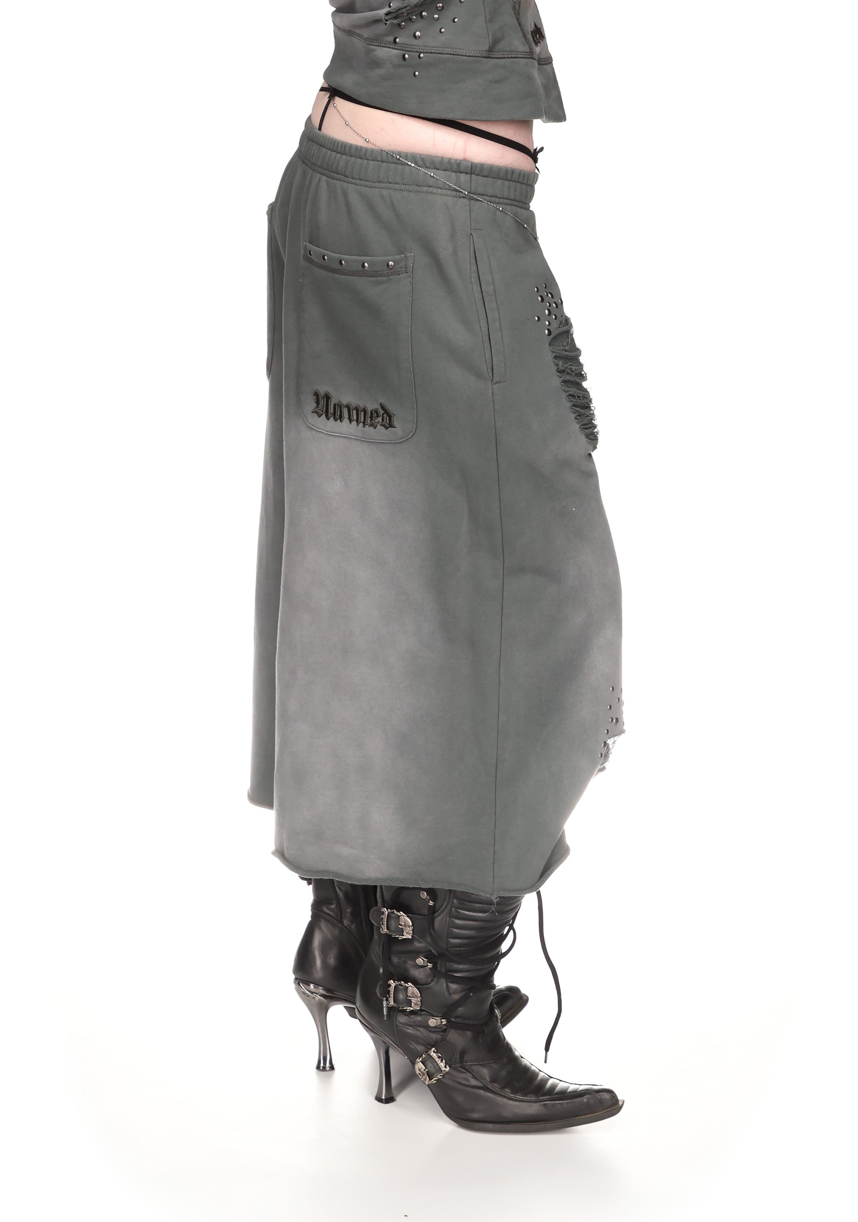SHADOW STUDDED OVERSIZED SWEATSHORTS WASHED GREY