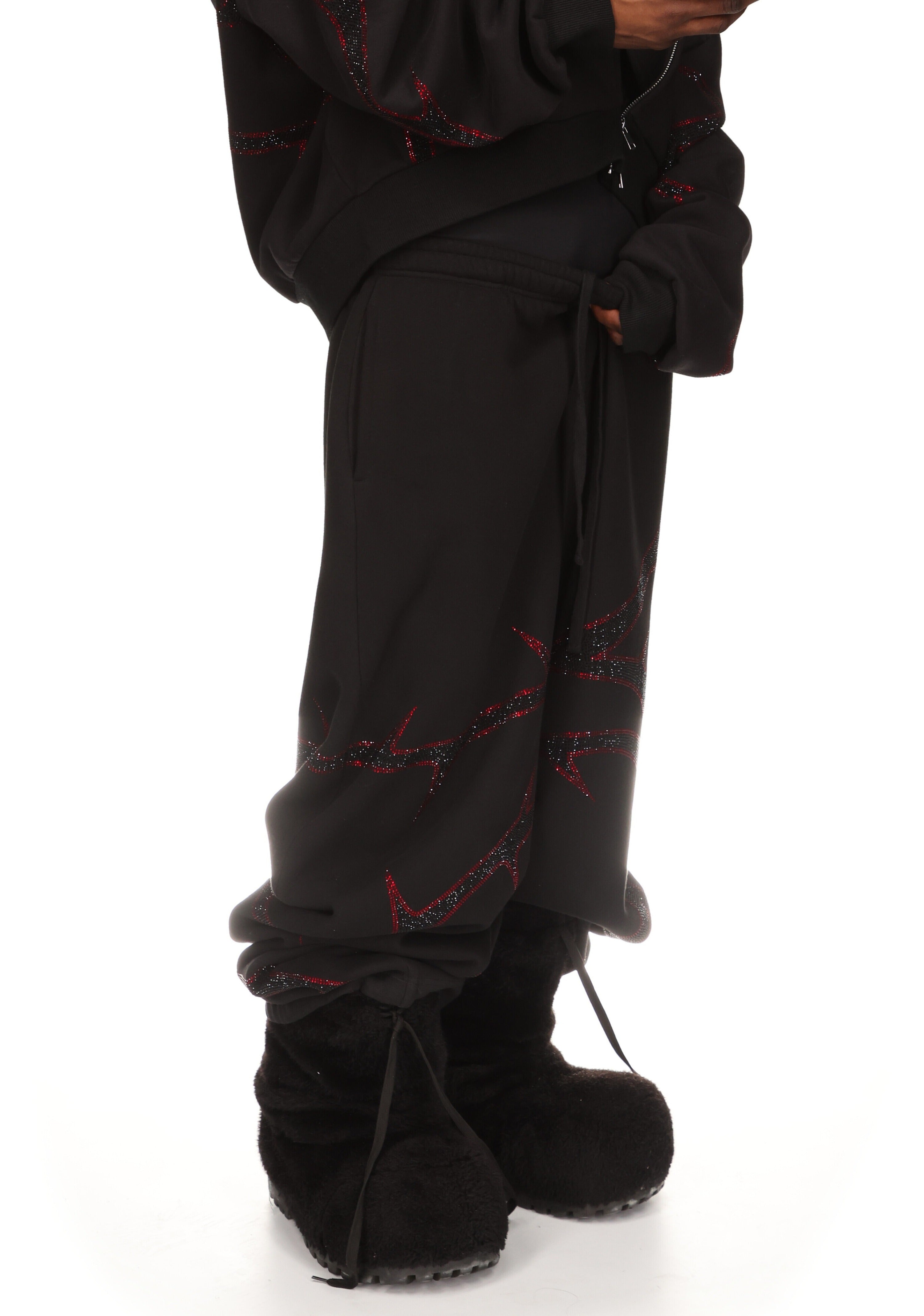 THORN RHINESTONE SWEATPANTS BLACK AND RED