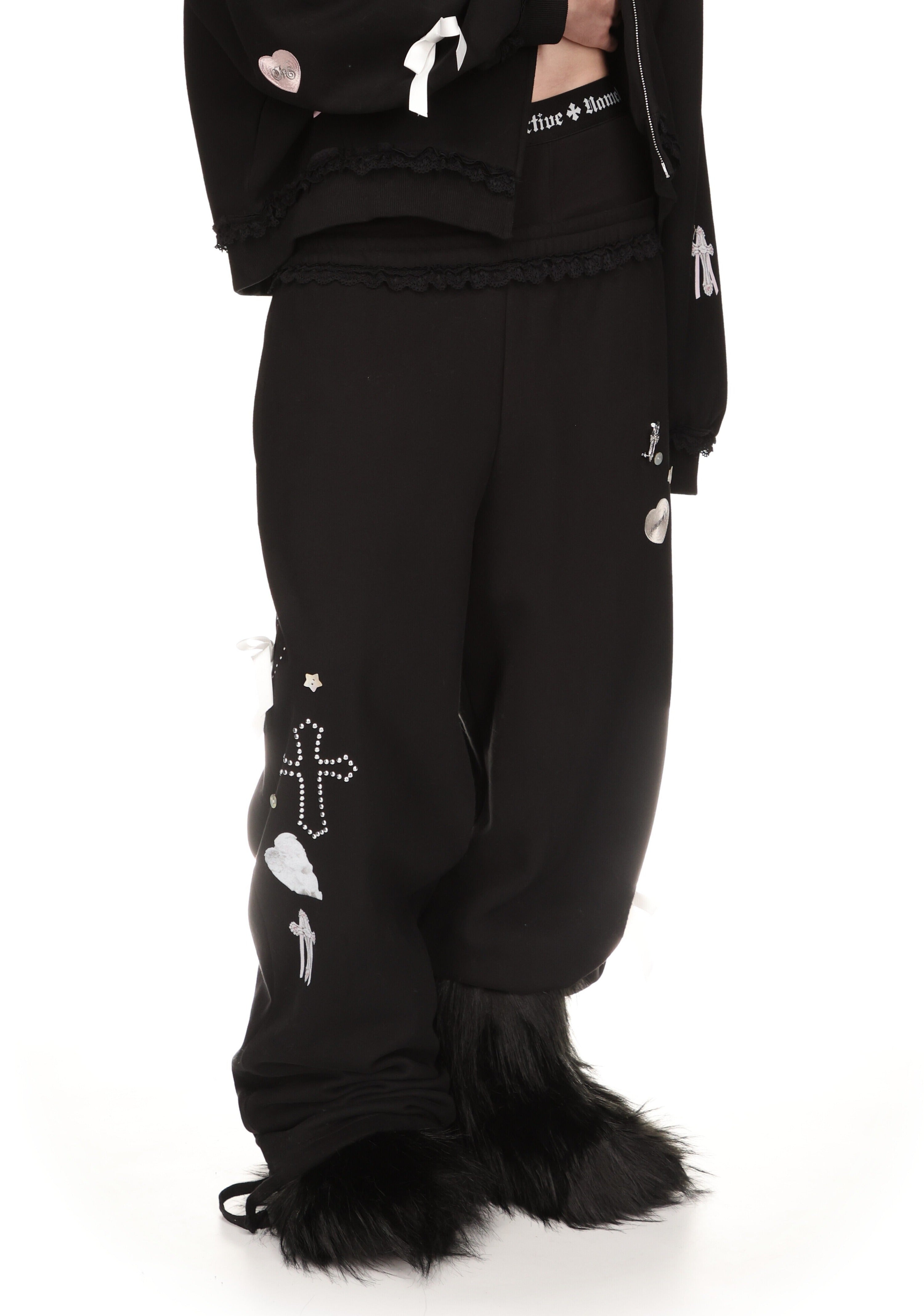 WHISPER OVERSIZED SWEATPANTS BLACK