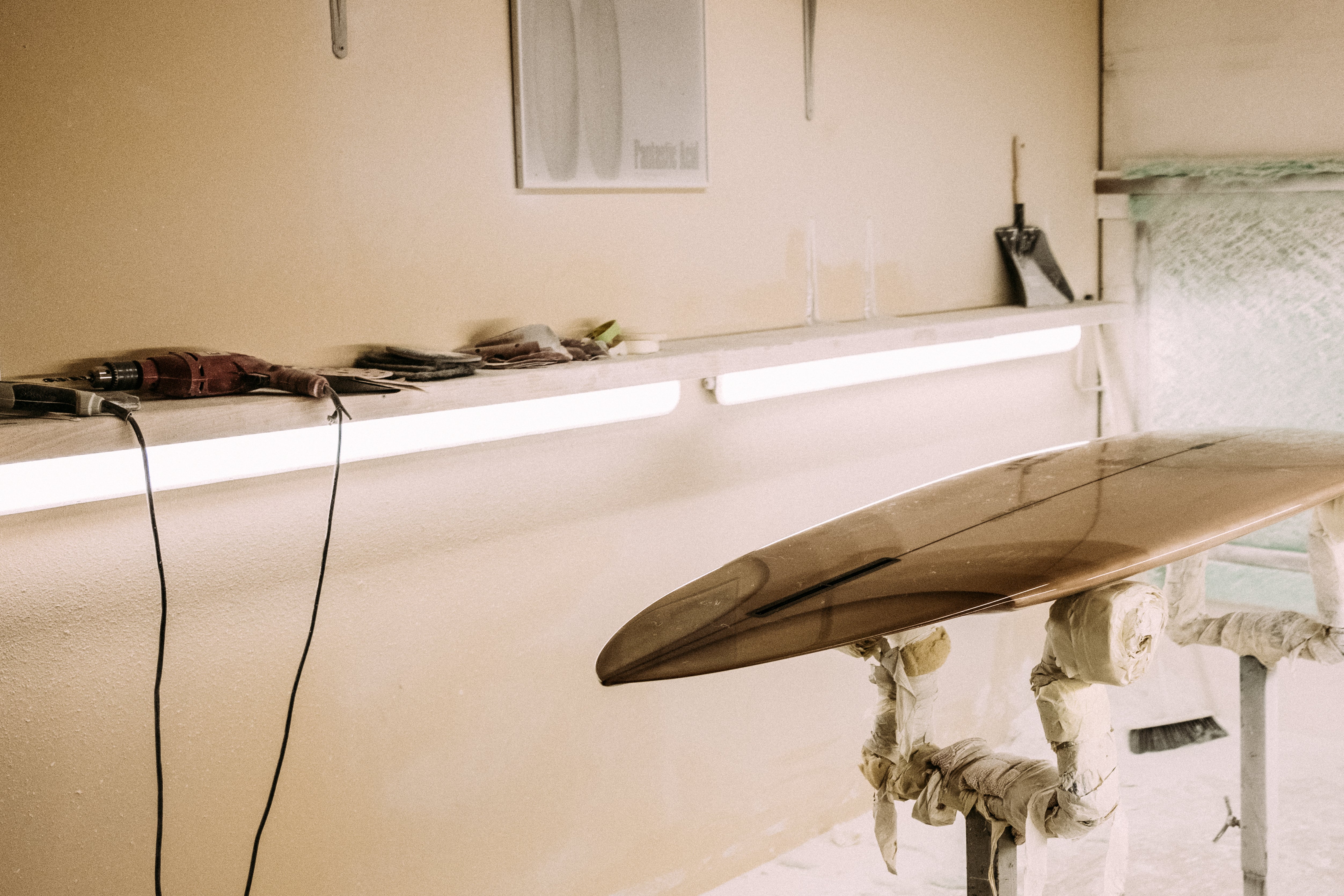 Antistatic Hull x Fantastic Acid chez Pukas Surf Shop