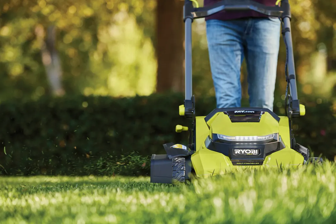 36V HP™ Brushless 53cm Self-Propelled Lawn Mower 8Ah Kit