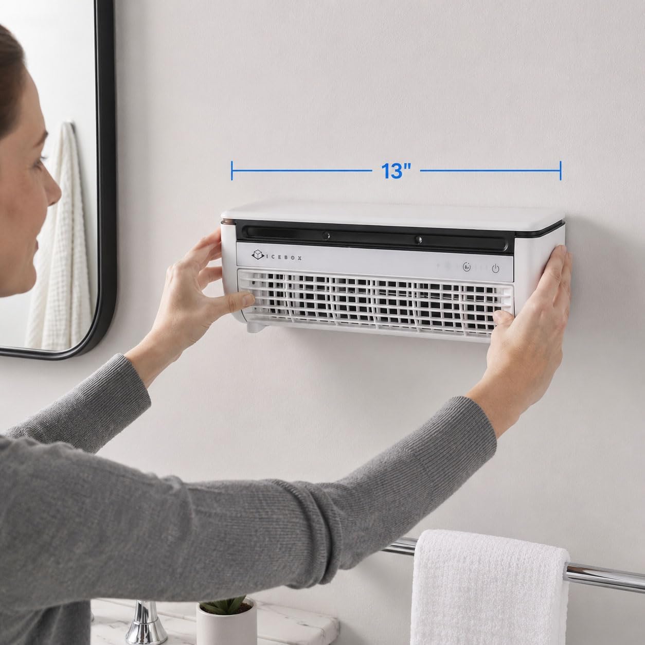 IceBox Ventilador de niebla de enfriamiento, cable USB-C, tanque de 8.8 oz/8.8 fl oz, IBCF200W | Small Portable Fan with Evaporative Humidifier, For Desk or Wall Mount, 3 Speeds, Battery or USB-C Operation, Remote