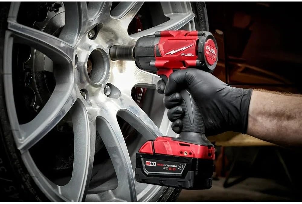 Nuevo kit de llave de impacto de par medio Milwaukee M18 de 3/8" (modelo 2960-22R)