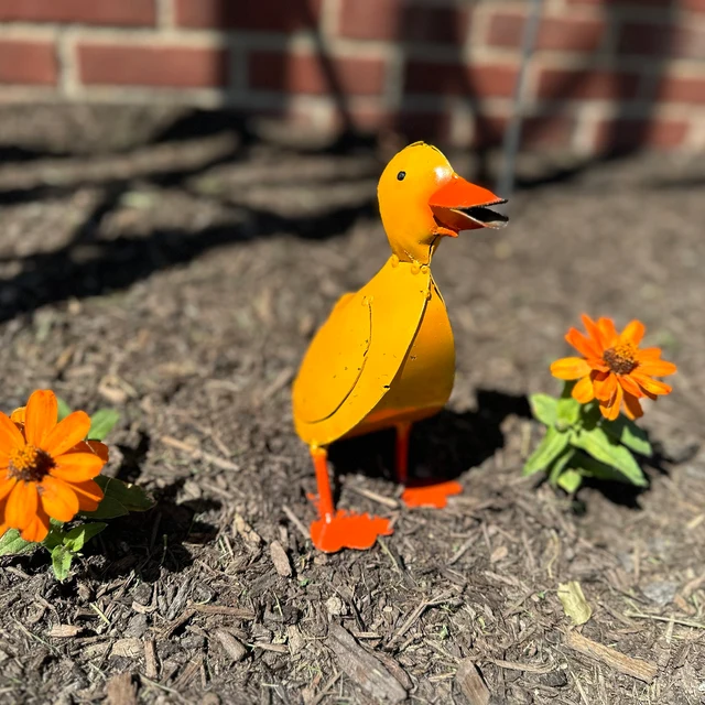 Baby Duck-Mini-Metal-Garden-Yard Art